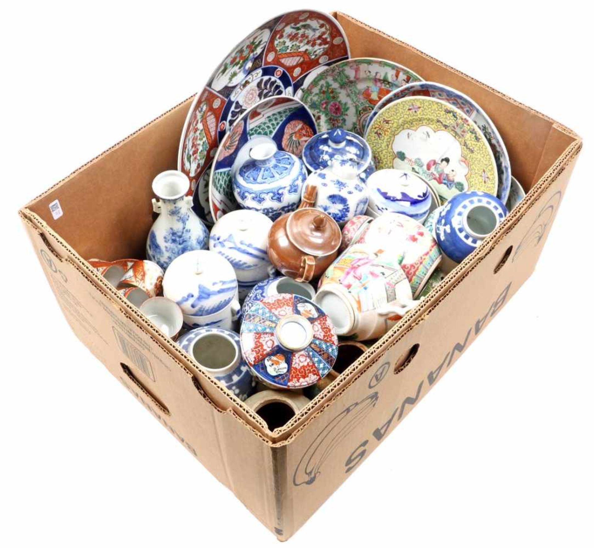 Box with various Japanese porcelain