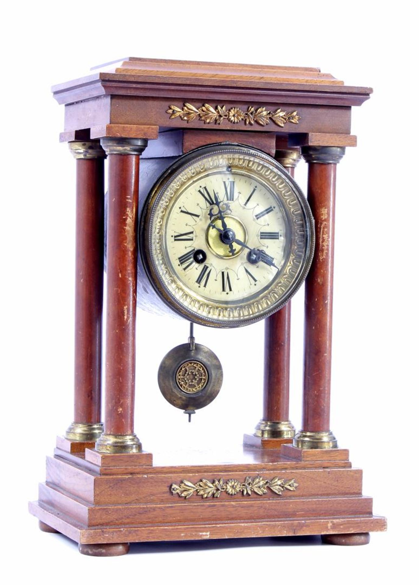 Column clock in walnut cabinet, early 20th century 33 cm high