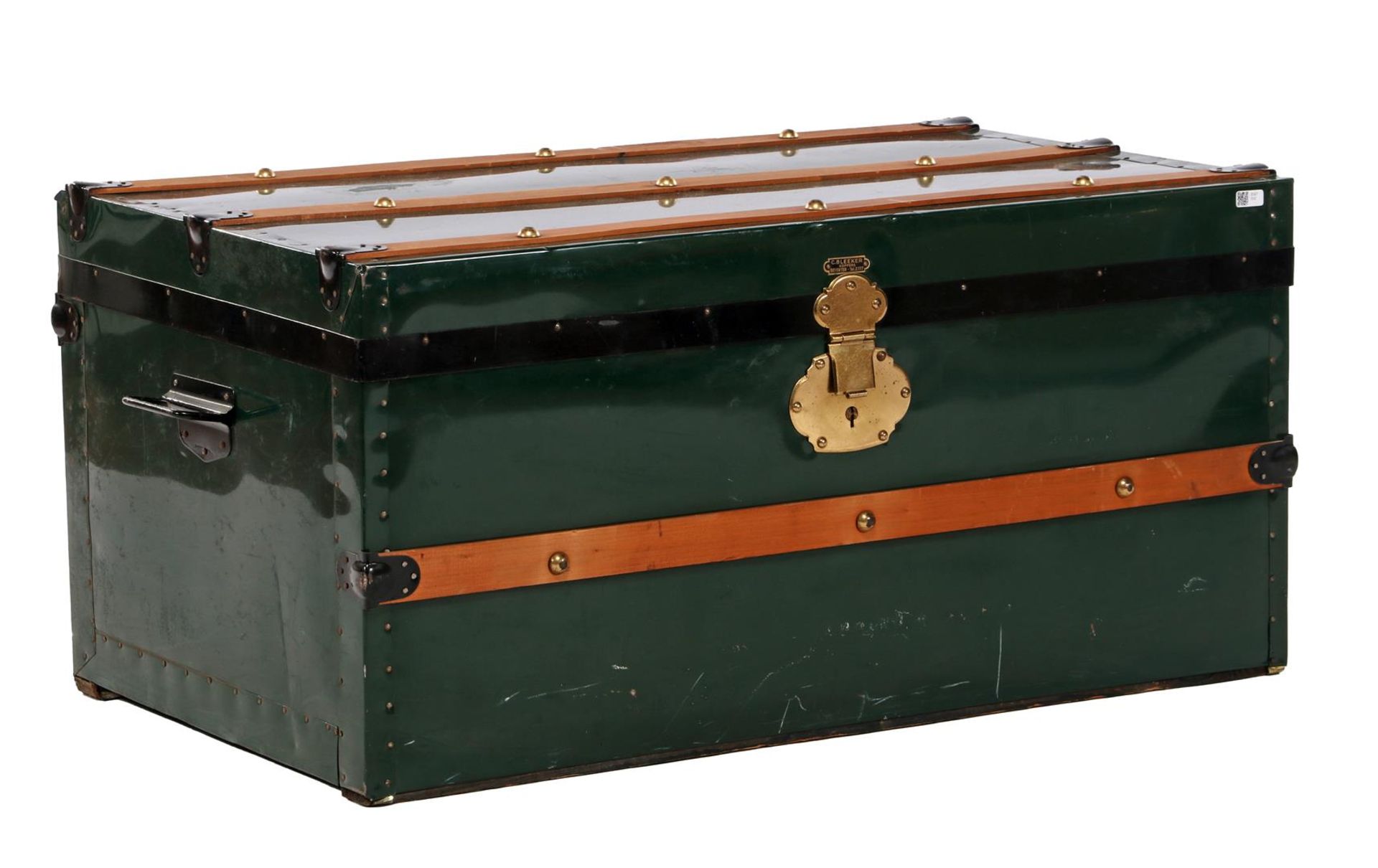 Green metal trunk with wooden straps, with address C. Bleeker suitcases Deventer 39 cm high, 81 cm