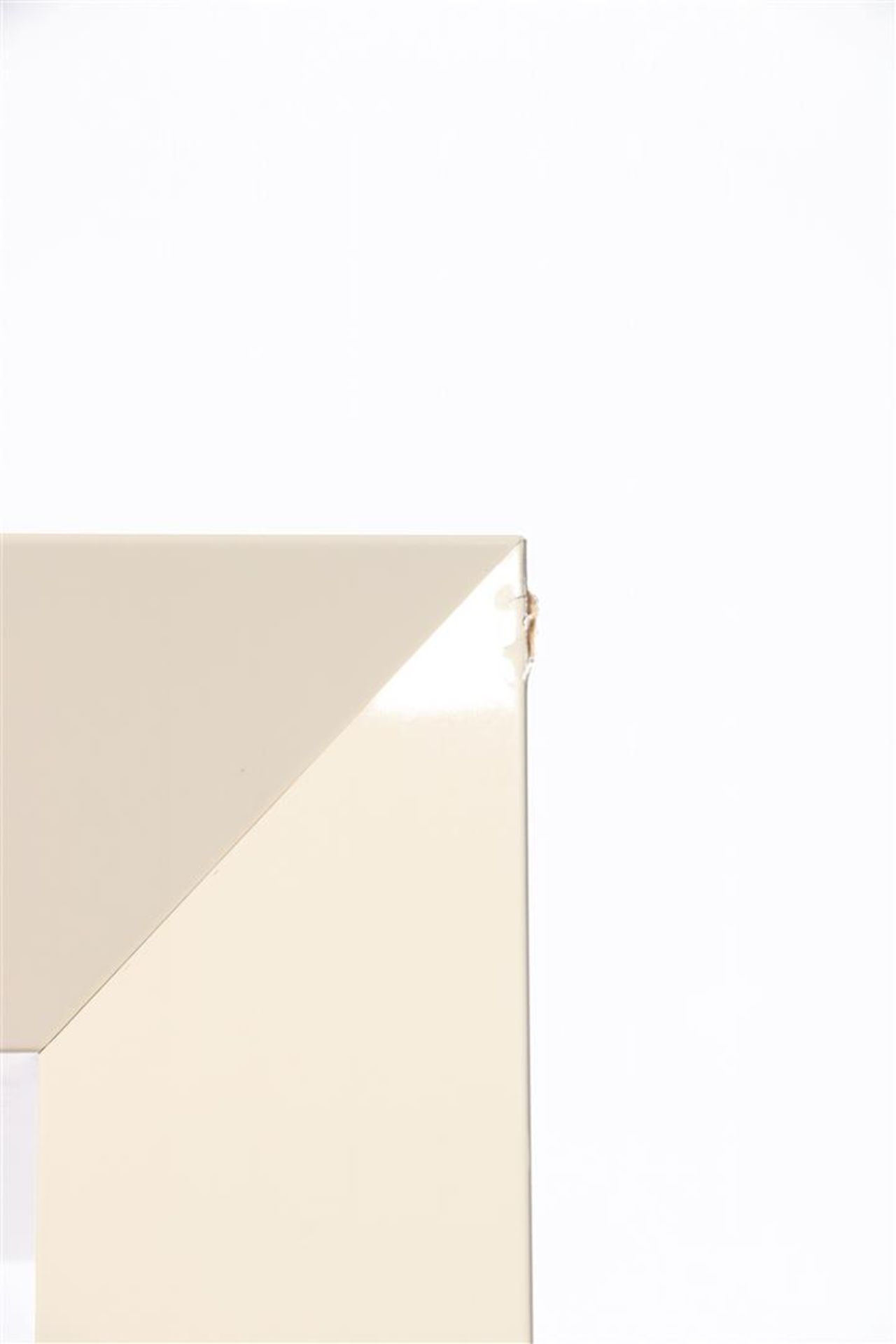 Cream-colored high-gloss display case with glass shelves, Natuzzi Capitol, 190 cm high, 95 cm wide - Bild 2 aus 2