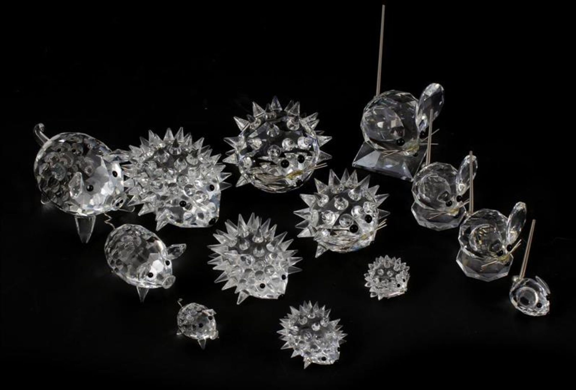 6 Swarovski crystal hedgehogs, the largest 5 cm high, 4 mice and 3 pigs