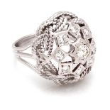 White gold entourage ring, 18 krt., Set with diamond approx. 0.20 ct, 16 mm