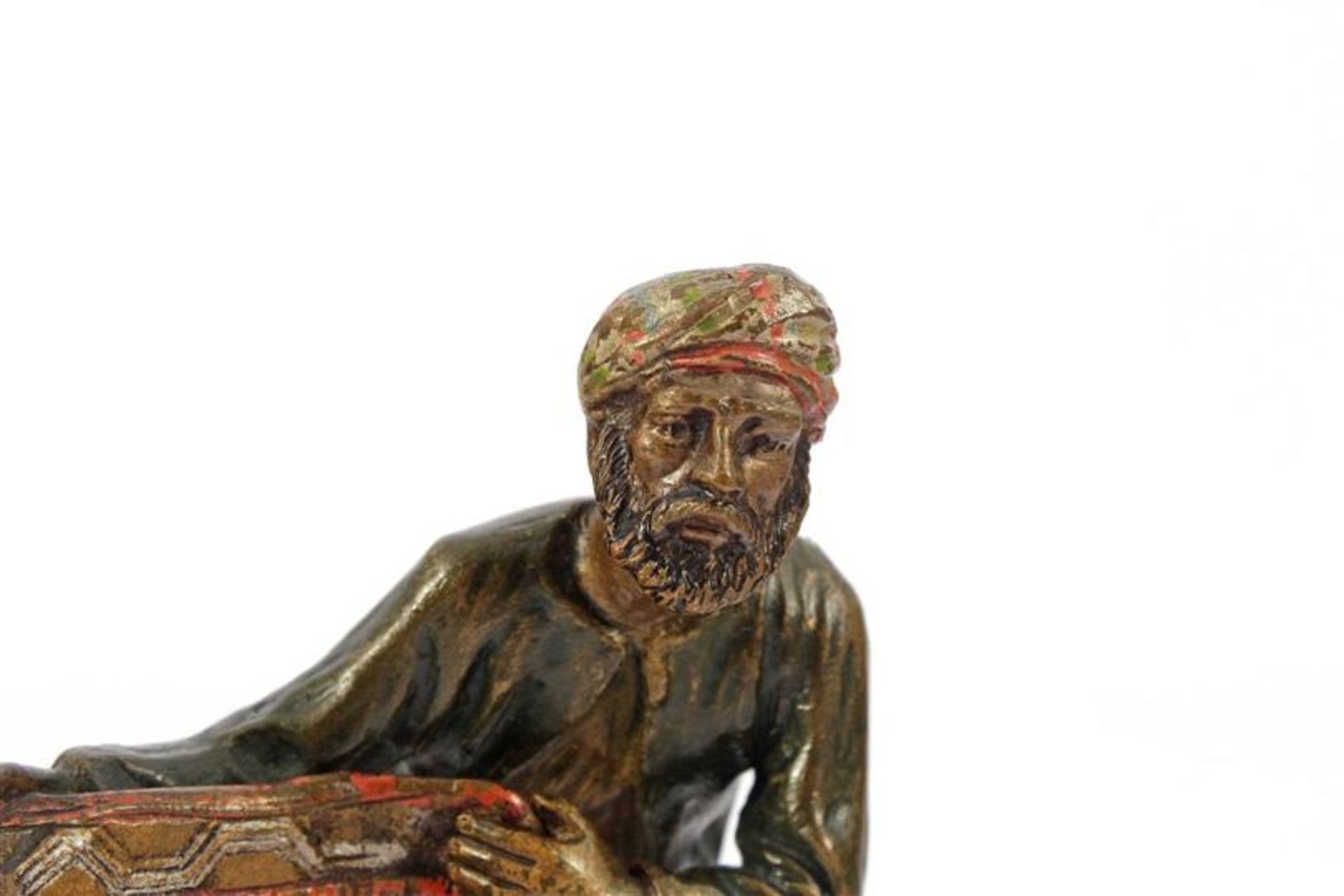 Viennese bronze statuette of an Arab with carpet, cold polychrome painted, with vague stamp of Franz - Bild 3 aus 5