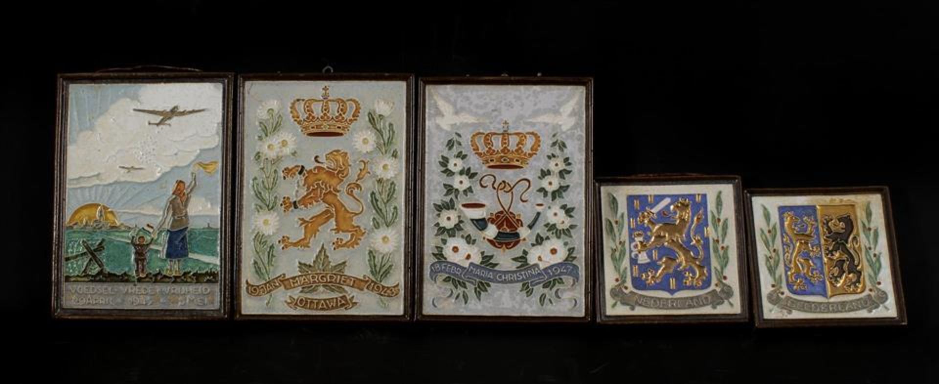 Porceleyne Fles 5 cloisonne tiles; 3 of 20x14 cm, Margriet 1943, Food Vrde Vrijheid 1945, Maria