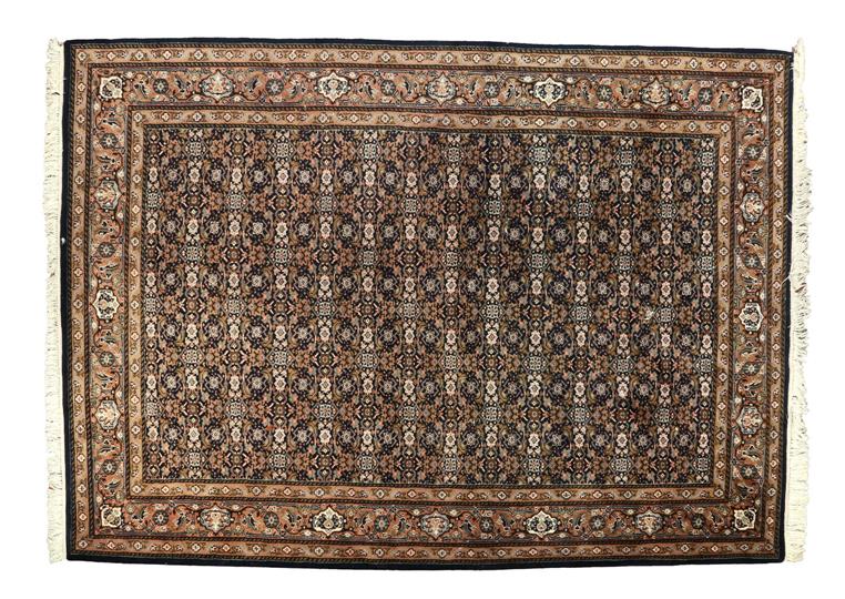 Hand-knotted wool carpet with oriental decor, approx. 300x200 cm