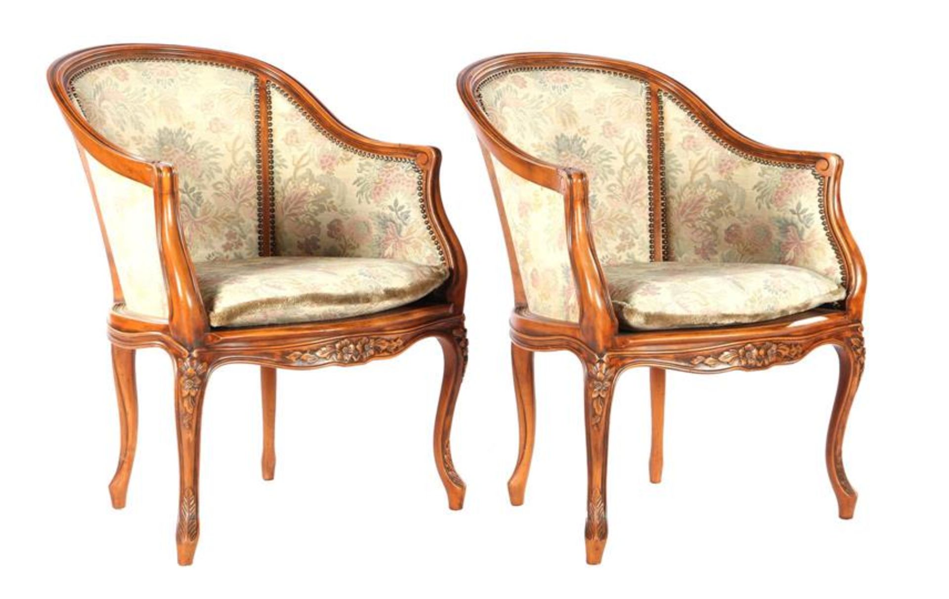 2 walnut trees with classic upholstery