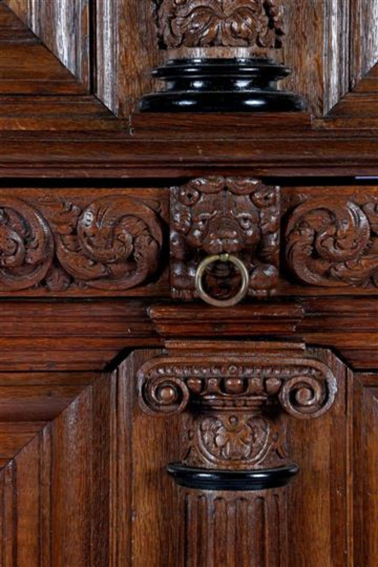 Antique oak 3-part cabinet with 4 doors and 2 large drawers, Completely decorated with masks and - Image 4 of 4