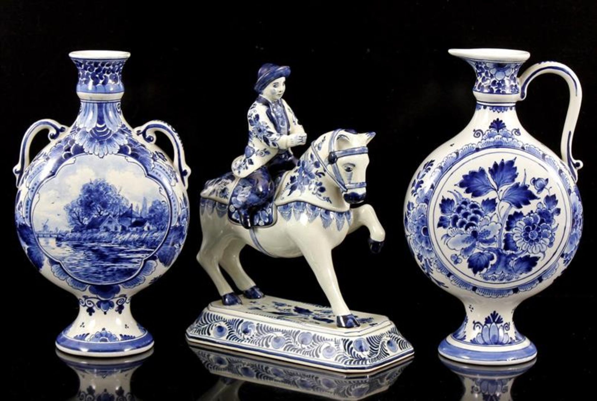 Earthenware statue with blue decoration after Delft, rider on horseback, 27 cm high, Porceleyne Fles