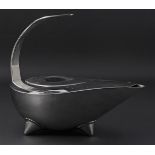 Design Carsten Jorgensen for Bodum, stainless steel teapot Naoko, Aladdin model 21 cm high, 26.5