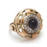 Tricolor gold fantasy ring, 14 krt., Set with sapphire and Bolshevik cut diamond, approx. 0.40 ct,