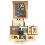 Box with various & nbsp; etchings, woodcut, oil paint & nbsp; and print including Frans Kohler,