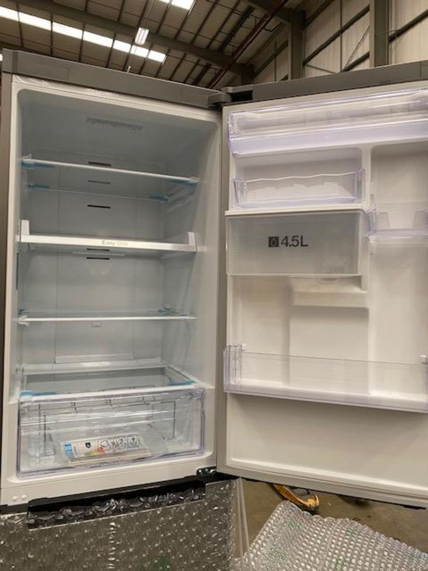 Pallet of 2 Samsung 60CM Fridge Freezers. Total Latest selling price £898* - Image 7 of 9