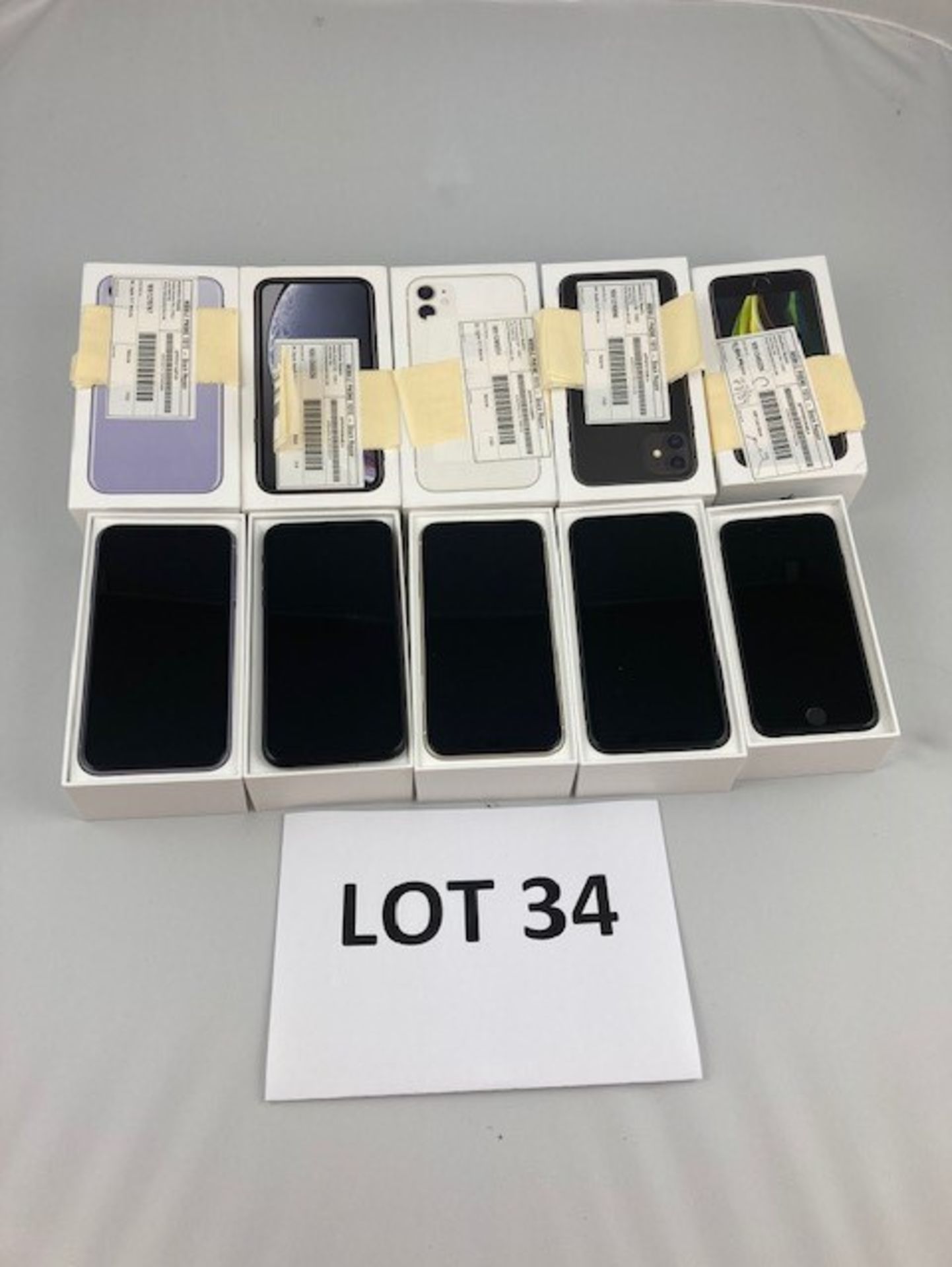 Box of 5 Apple Iphones. Latest selling price £ *3,235