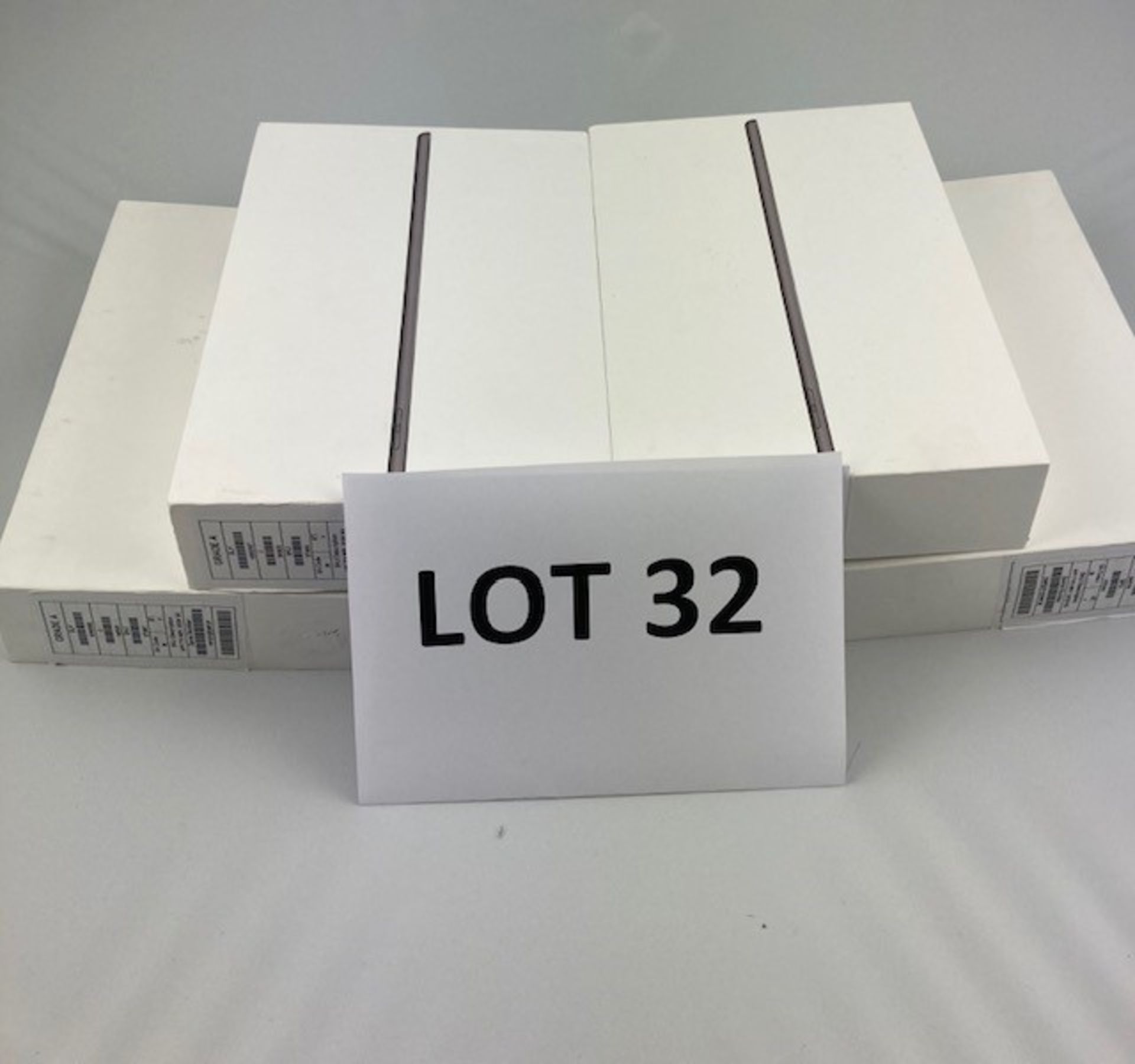 Box of 4 APPLE IPADS. Total Latest selling price £1,845* - Image 4 of 4