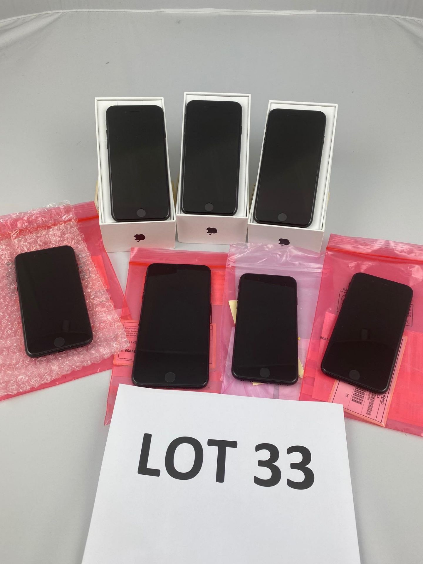 Box of 7 Apple Iphones. Latest selling price £ *3,011