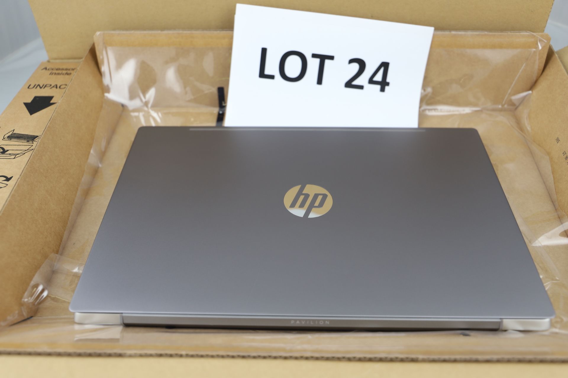 Pallet of 3 x HP LAPTOPS & 3 TOWER PC'S. Total Latest selling price £2,805 - Image 4 of 13