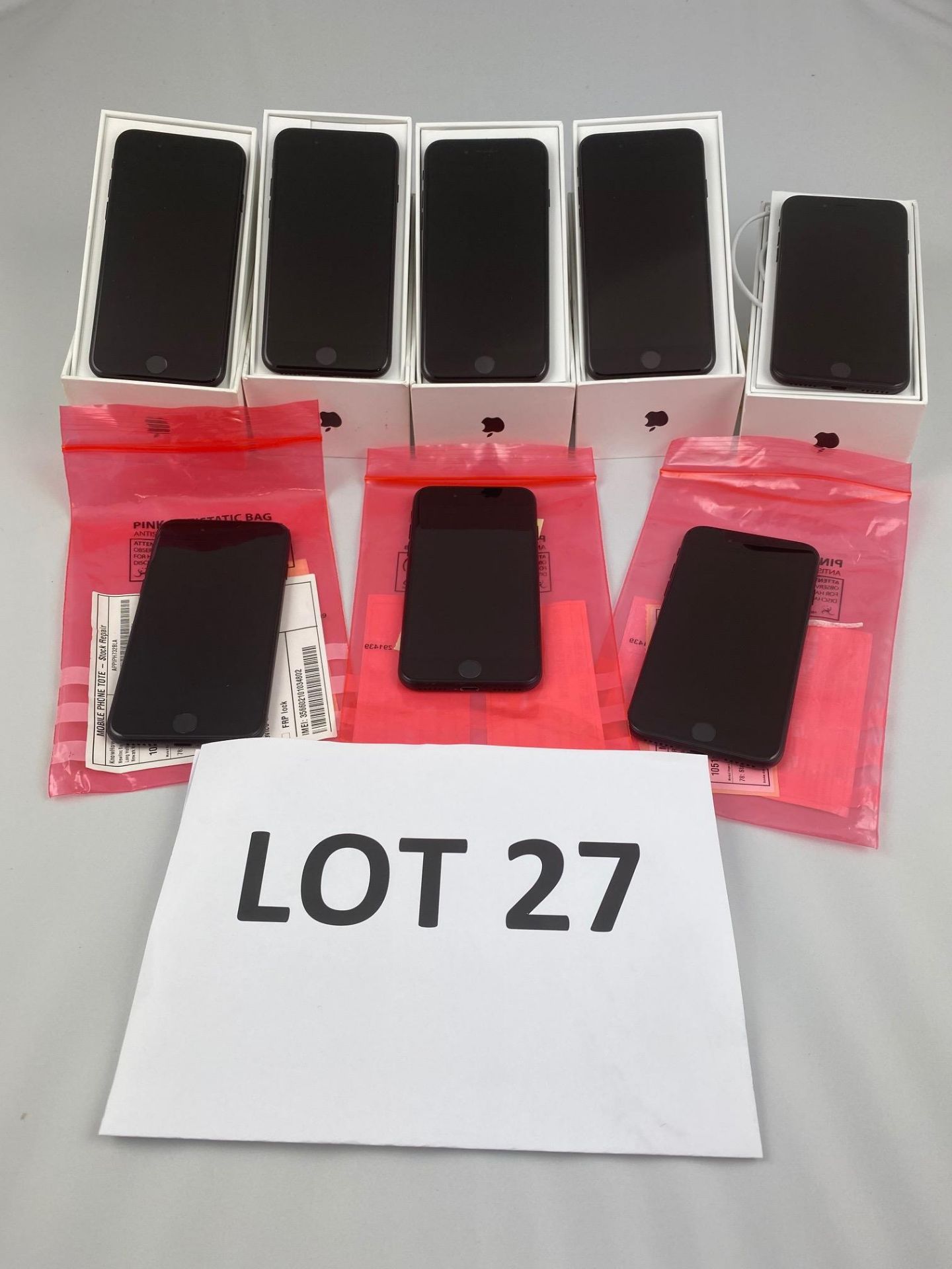 Box of 8 Apple Iphones. Latest selling price £ *2,932