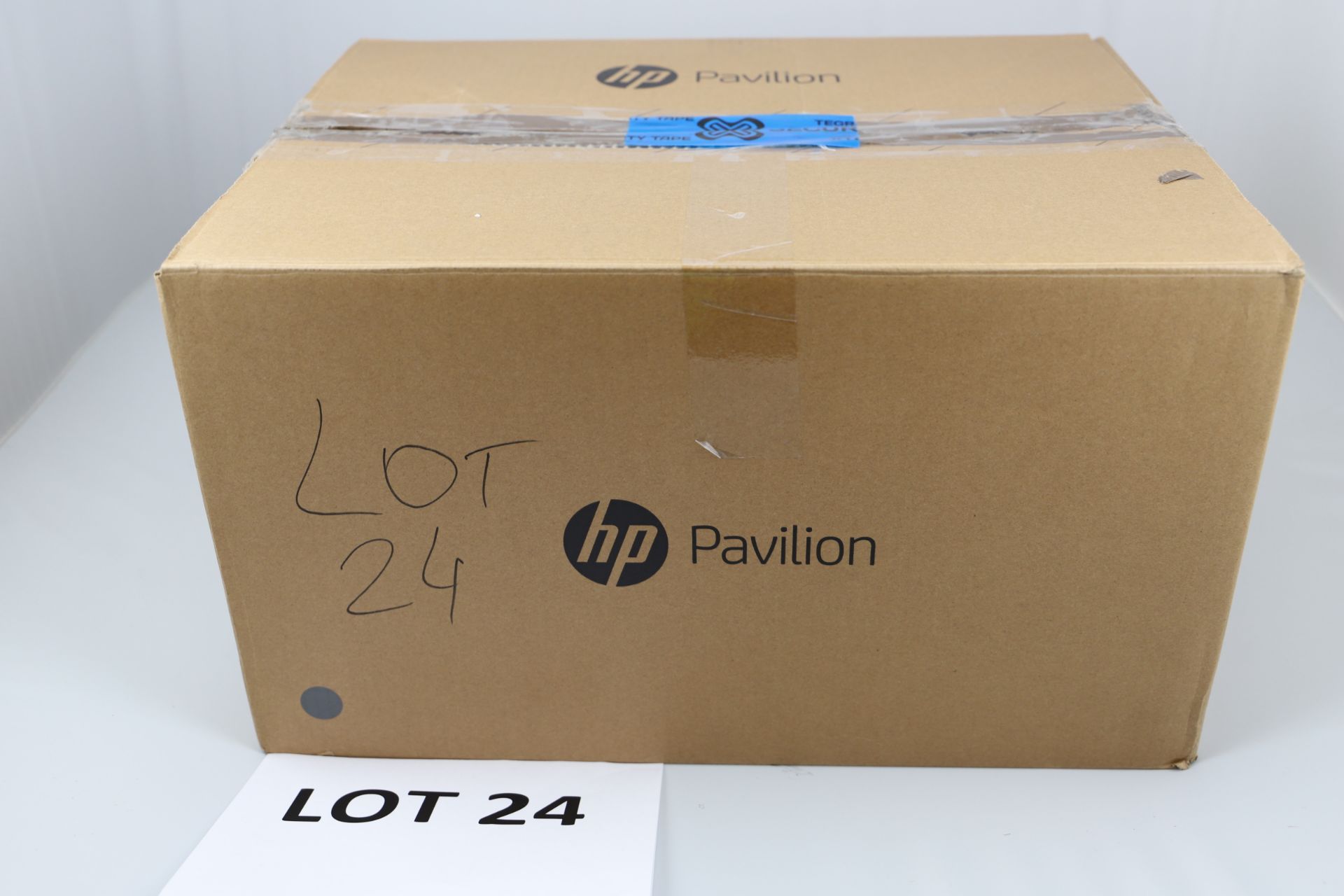 Pallet of 3 x HP LAPTOPS & 3 TOWER PC'S. Total Latest selling price £2,805 - Image 10 of 13