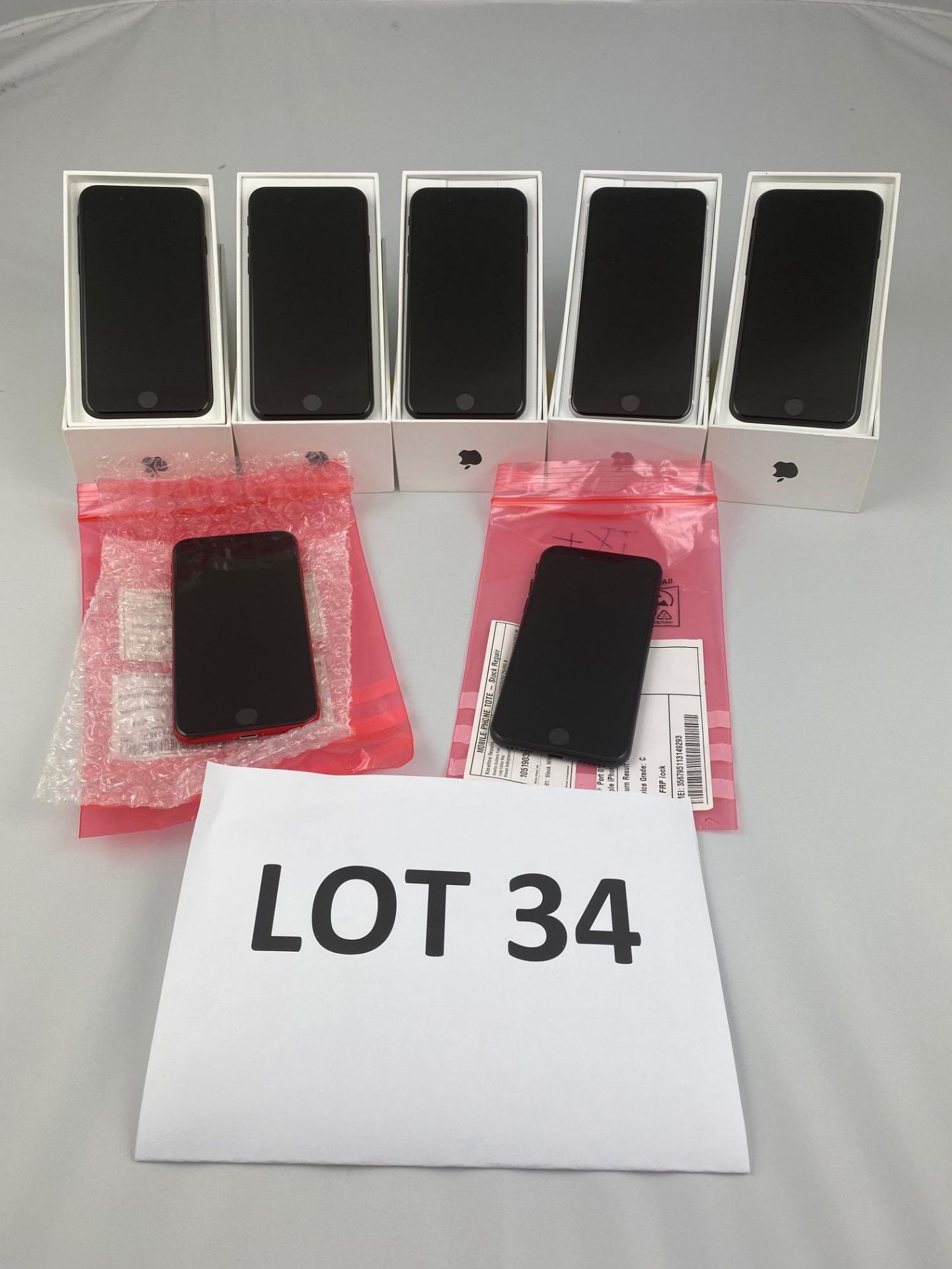 Box of 7 Apple Iphones. Latest selling price £ *3,283