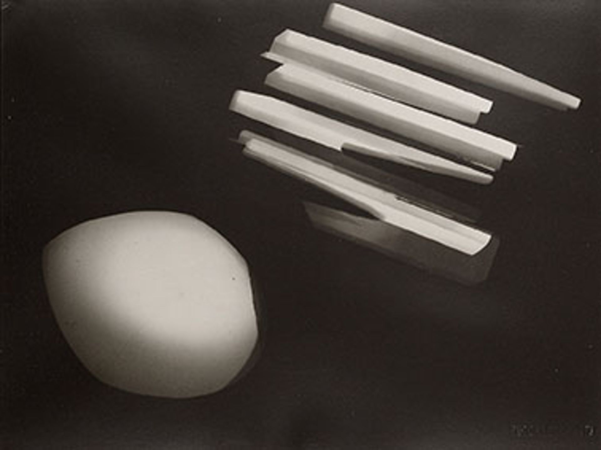 BAUHAUS. – Laszlo Moholy-Nagy "(1895-1946). Mappenwerk: 10 Fotogramme 1922-1926 (Werktitel).