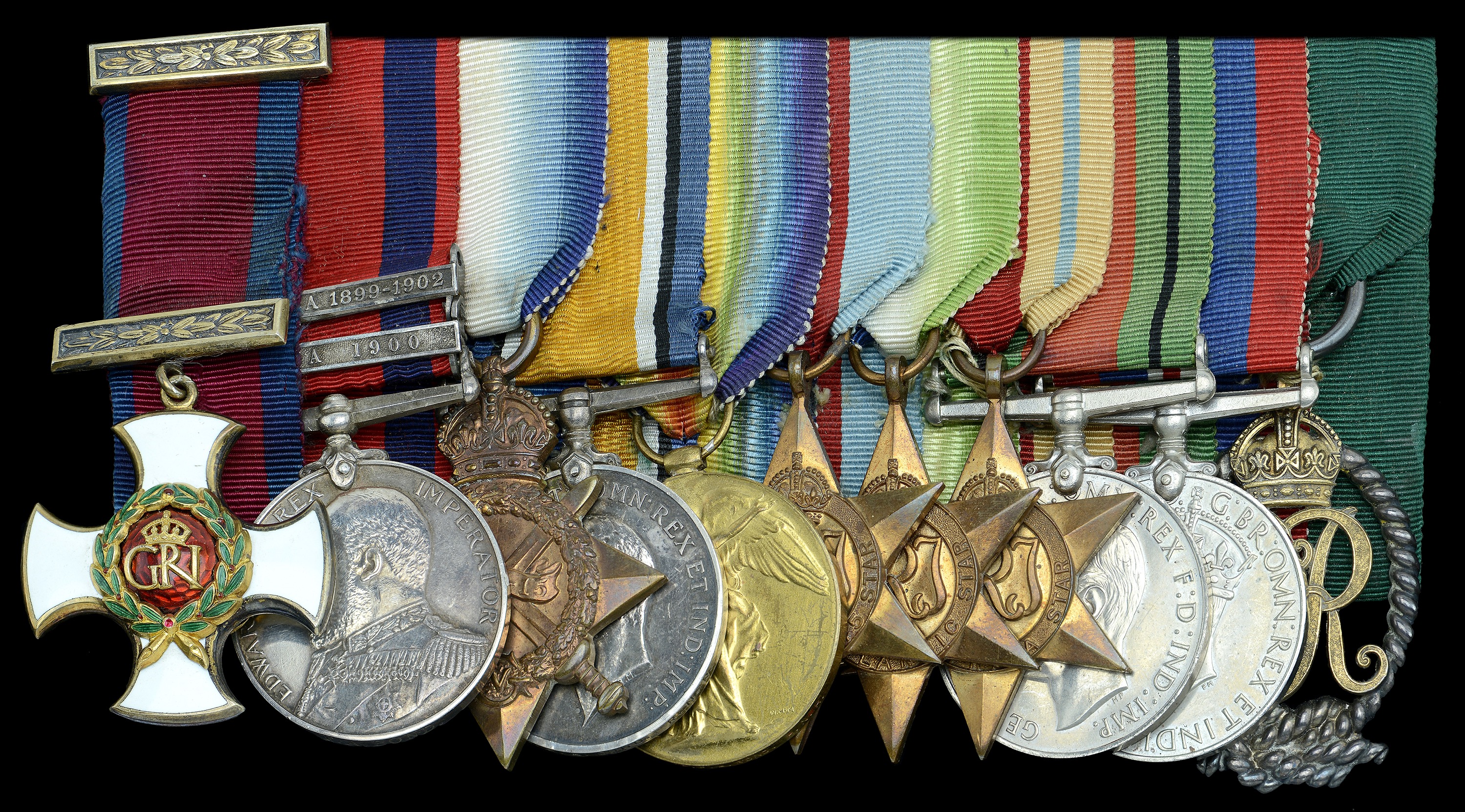 Groups and Single Decorations for Gallantry