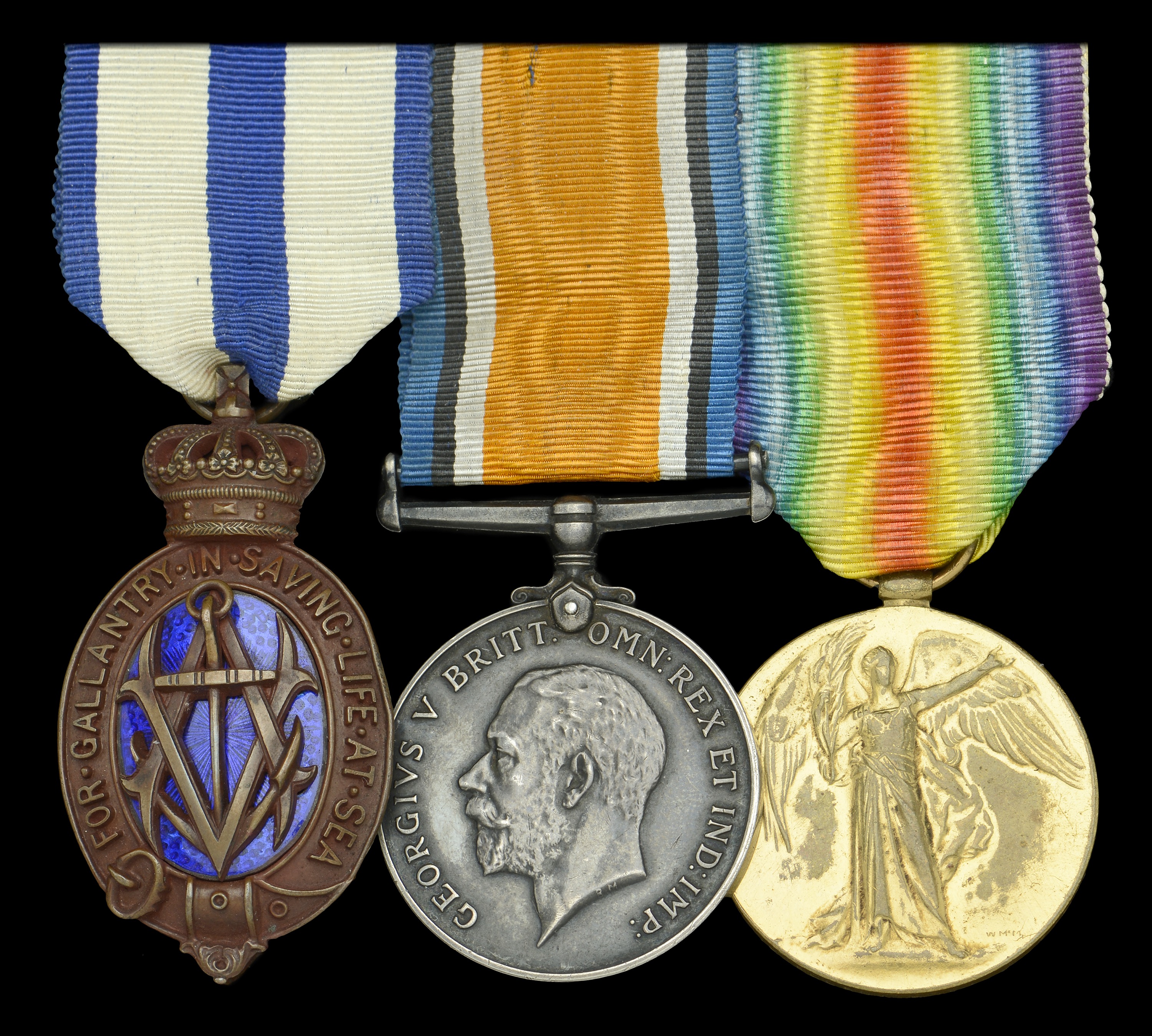 Groups and Single Decorations for Gallantry