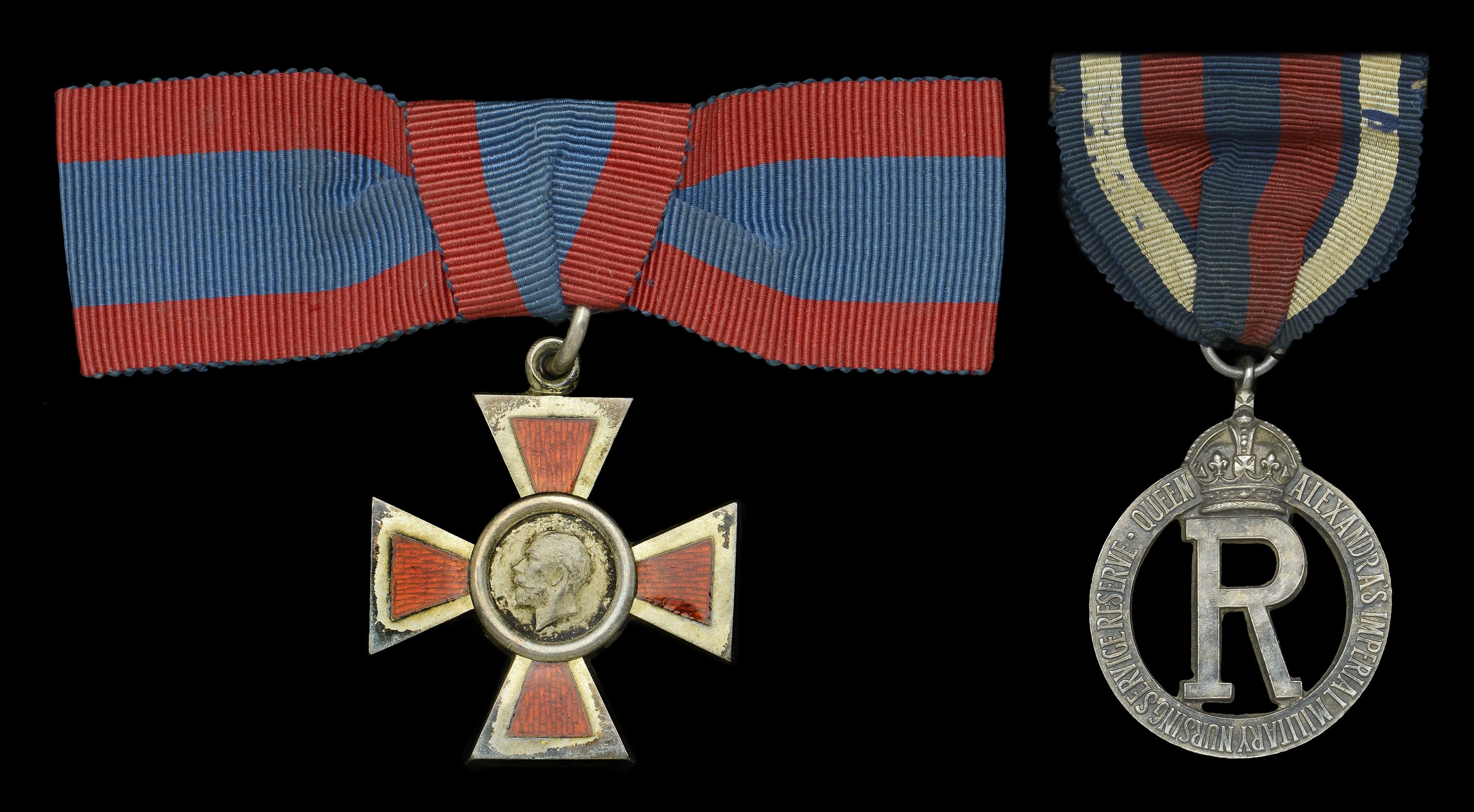 Groups and Single Decorations for Gallantry