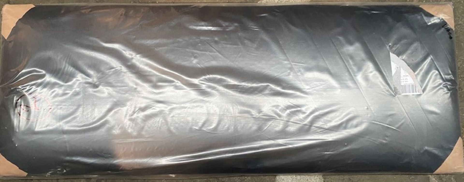 1 BAGGED HEADBOARD IN BLACK / SIZE: DOUBLE / RRP £99.99 (PUBLIC VIEWING AVAILABLE)