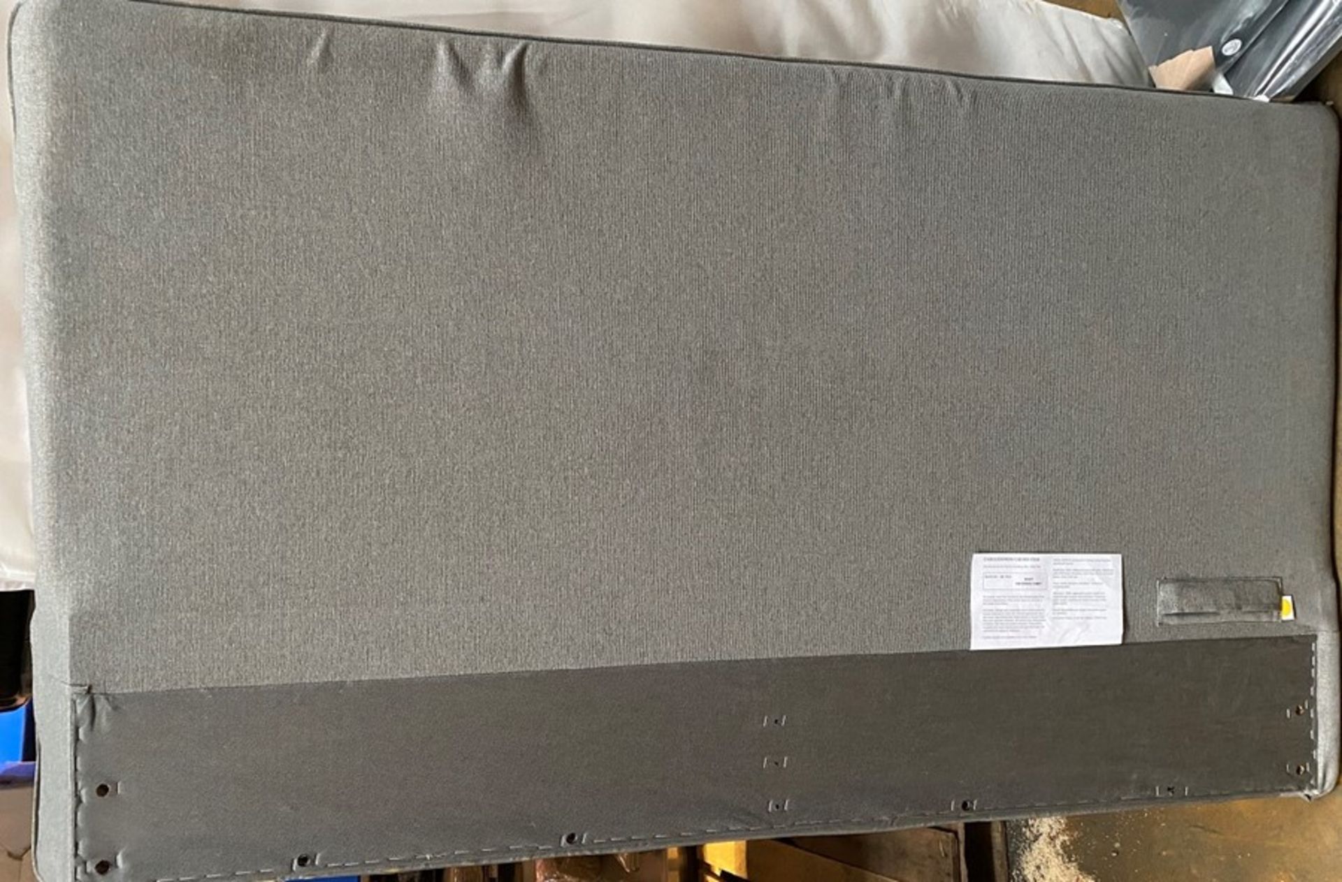 1 EVE TAILORED HEADBOARD IN GREY / SIZE: APPROX 160CM / RRP £99.99 (PUBLIC VIEWING AVAILABLE)