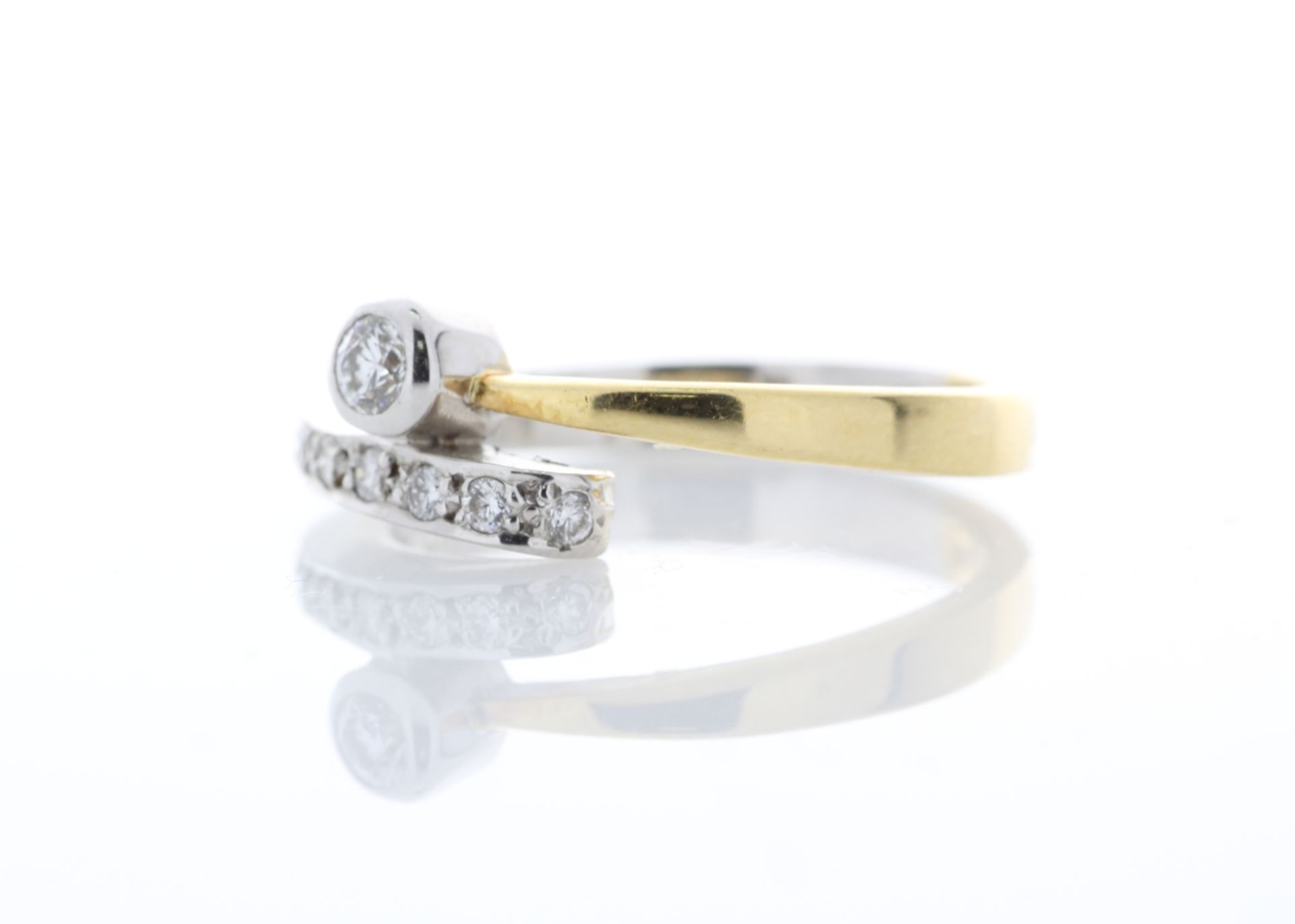 Valued by GIE £7,595.00 - 18ct Single Stone Rub Over With Stone Set Shoulders Diamond Ring 0.11 - Image 2 of 6