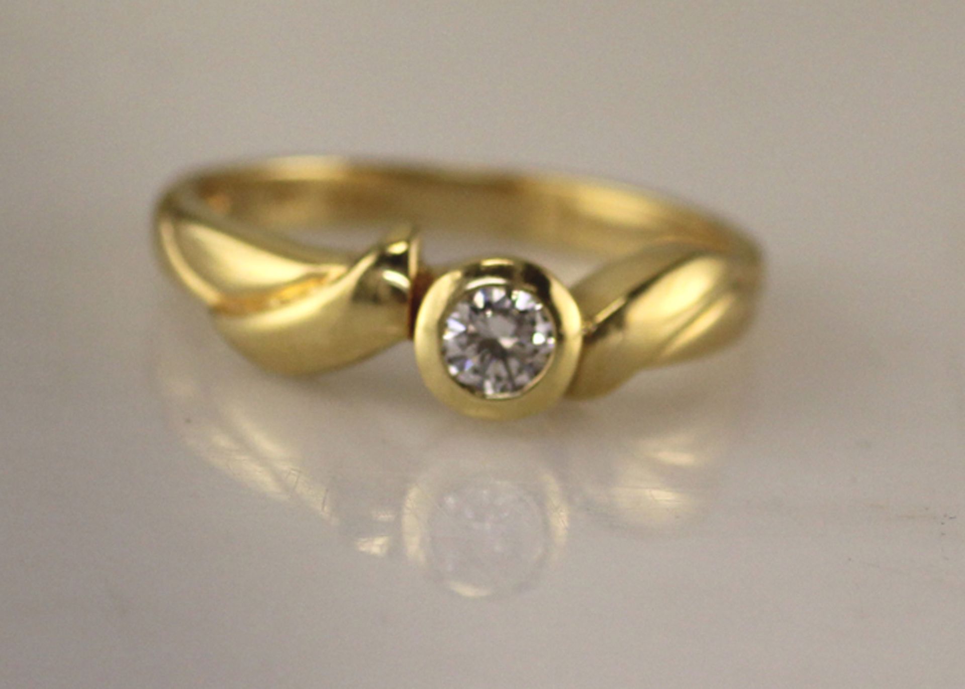 Valued by GIE £6,550.00 - 18ct Single Stone Fancy Rub Over Set Diamond Ring D SI 0.17 Carats - - Image 7 of 8