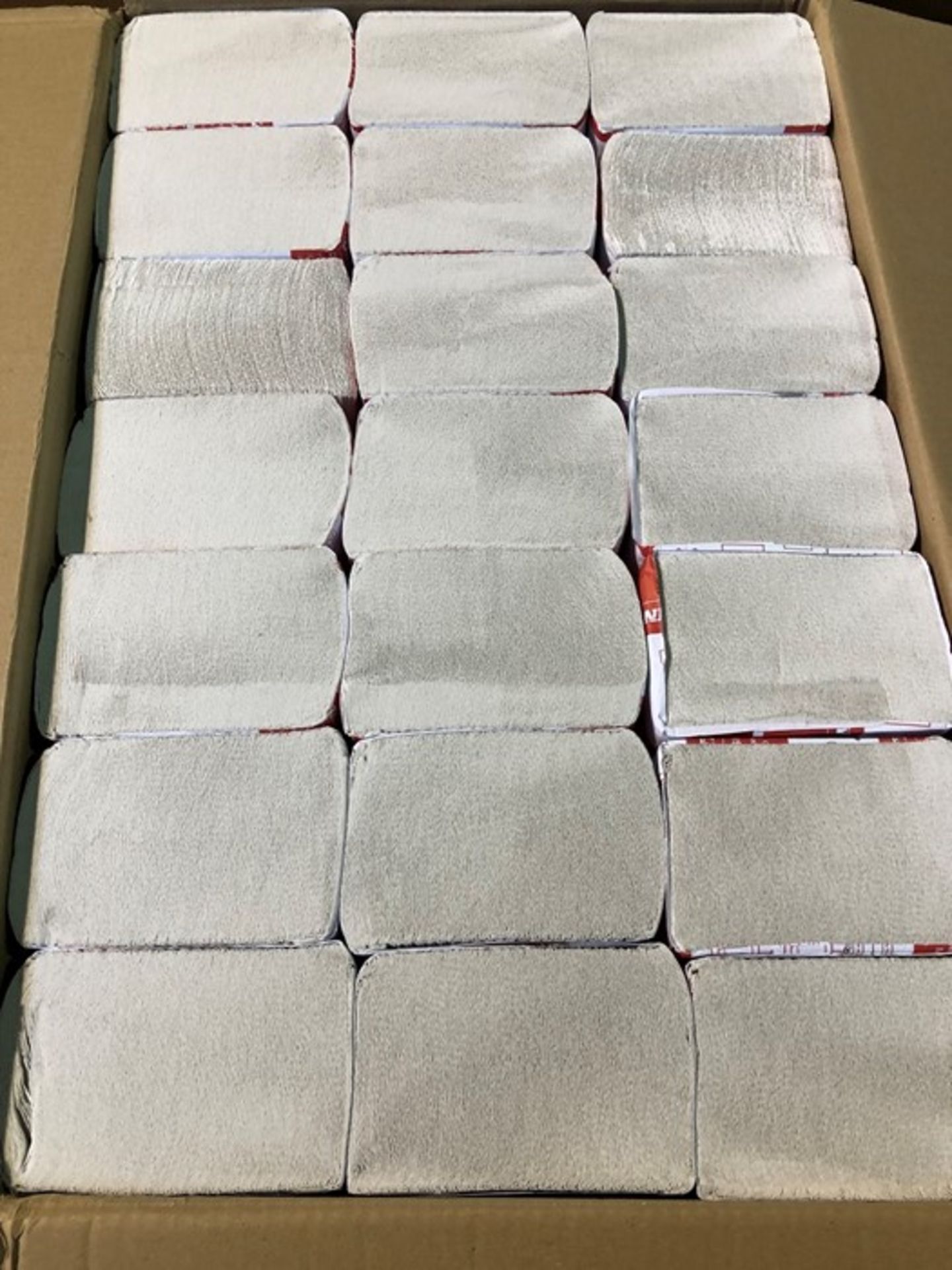 1 LOT TO CONTAIN 21 BOXED KATRIN CLASSIC HAND TOWELS (PUBLIC VIEWING AVAILABLE)