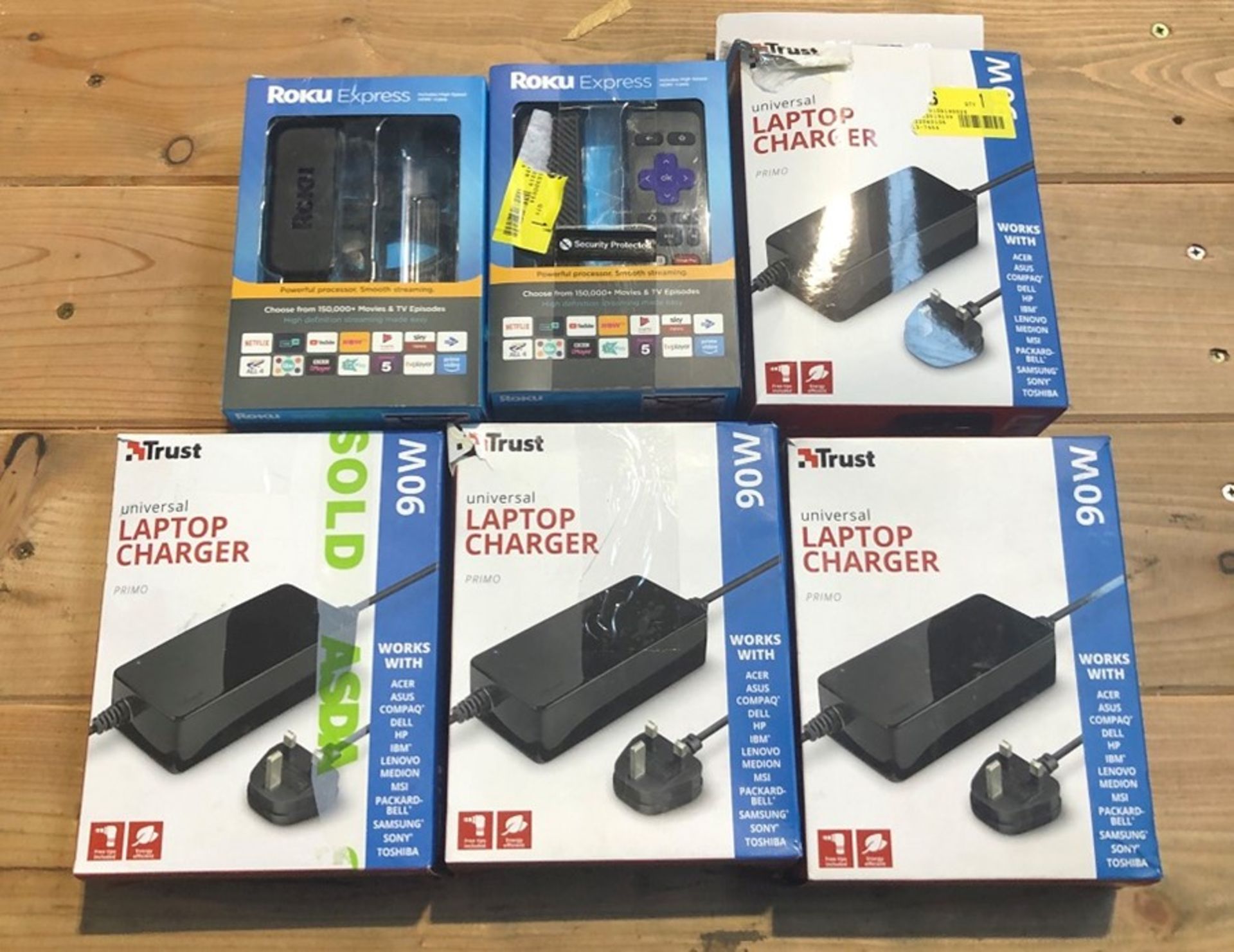 1 LOT TO CONTAIN 4 TRUST UNIVERSAL LAPTOP CHARGERS AND 2 ROKU EXPRESS STREAMING PLAYERS / RRP £145.