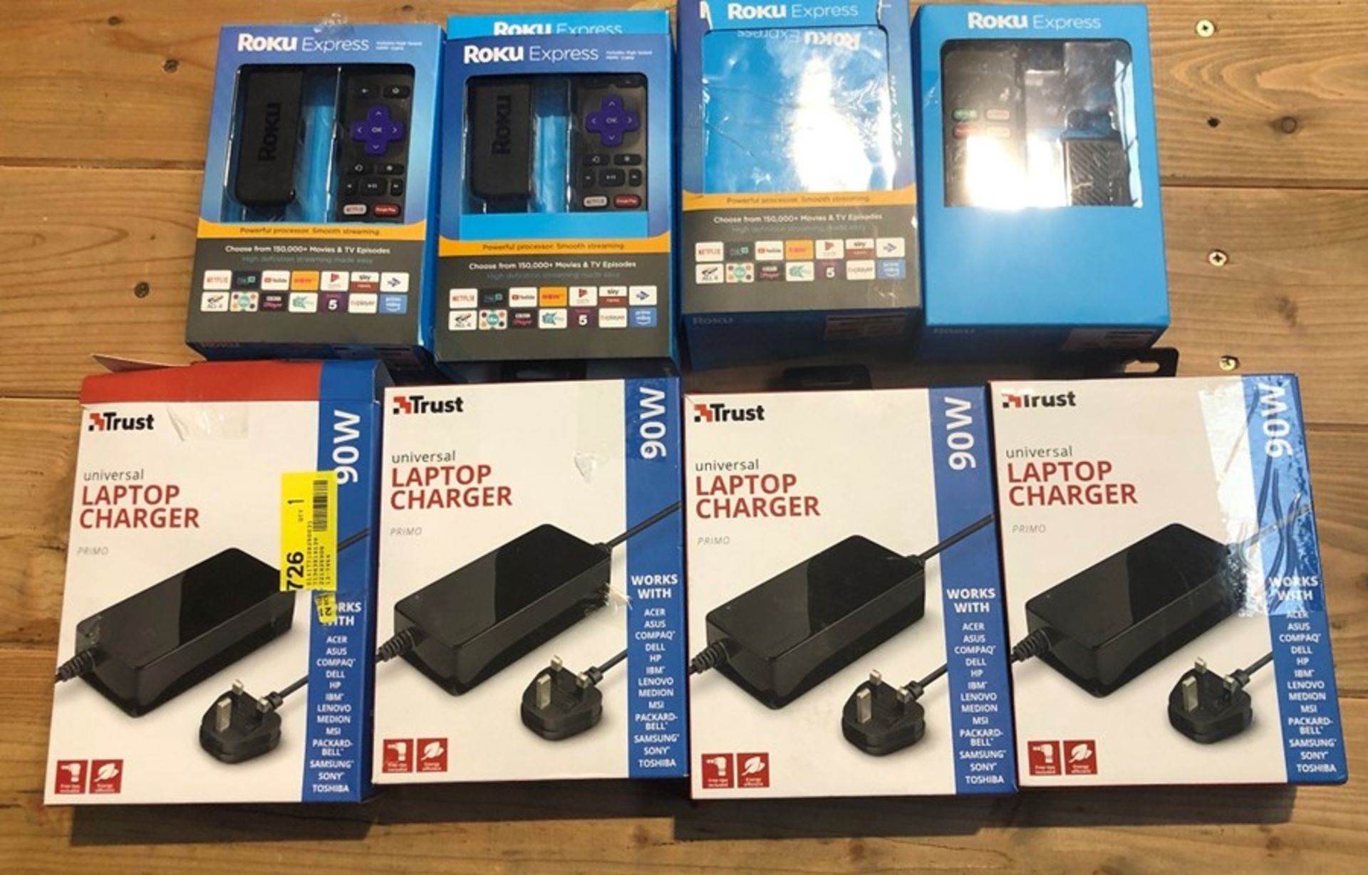 1 LOT TO CONTAIN 4 TRUST UNIVERSAL LAPTOP CHARGERS AND 2 ROKU EXPRESS STREAMING PLAYERS / RRP £165.