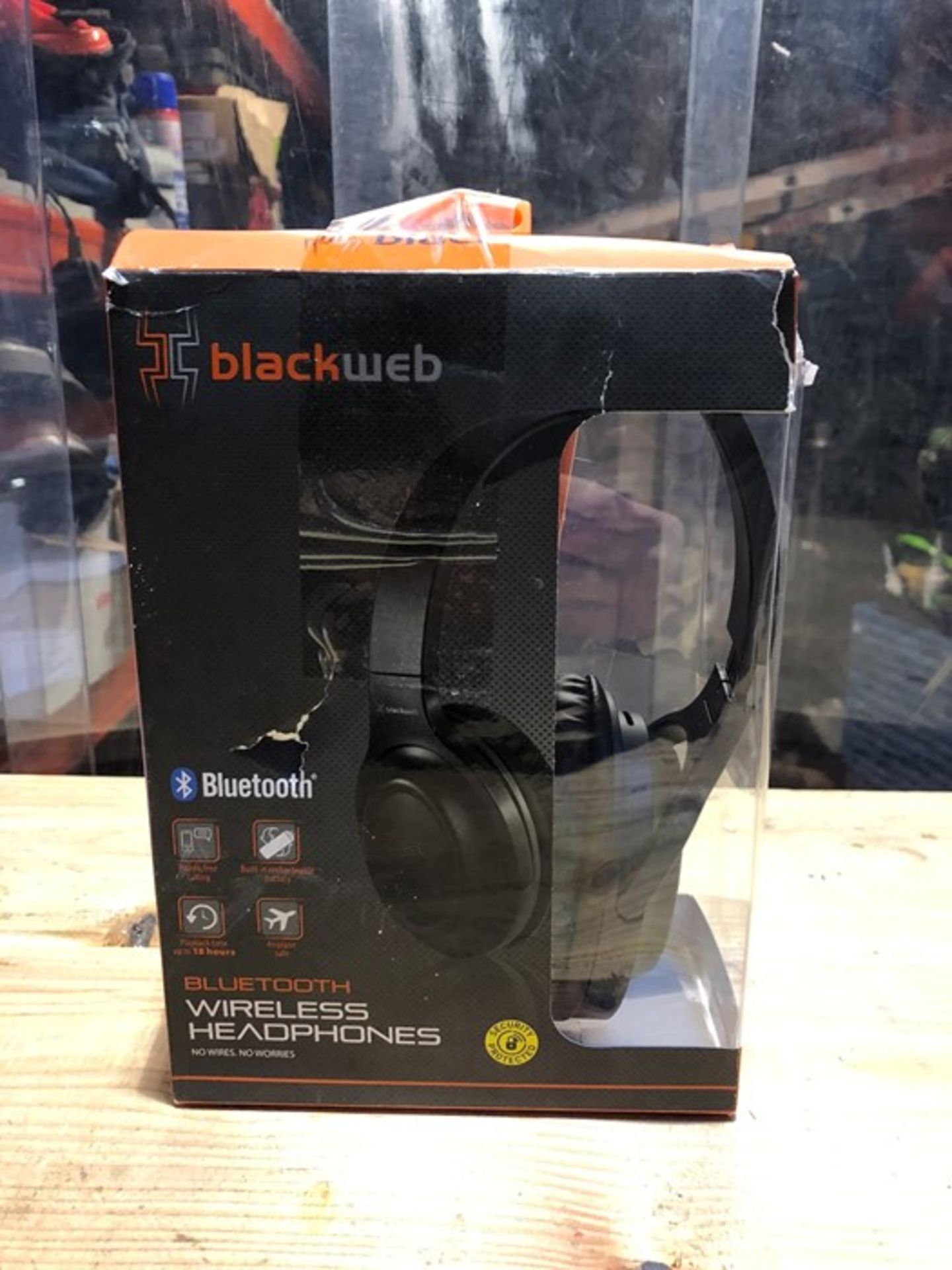 1 BOXED BLACKWEB WIRELESS HEADPHONES (PUBLIC VIEWING AVAILABLE)