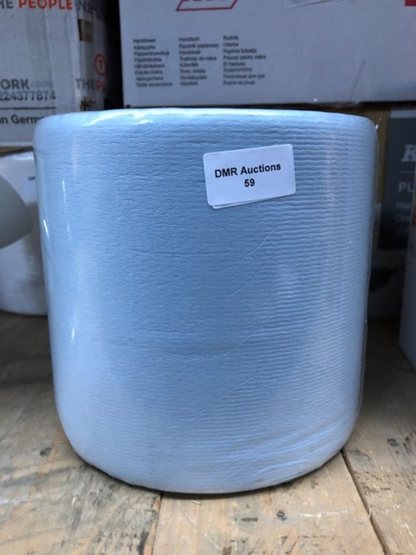 1 SEALED VERY LARGE ROLL OF PAPER HAND TOWEL/KITCHEN ROLL IN BLUE (PUBLIC VIEWING AVAILABLE)