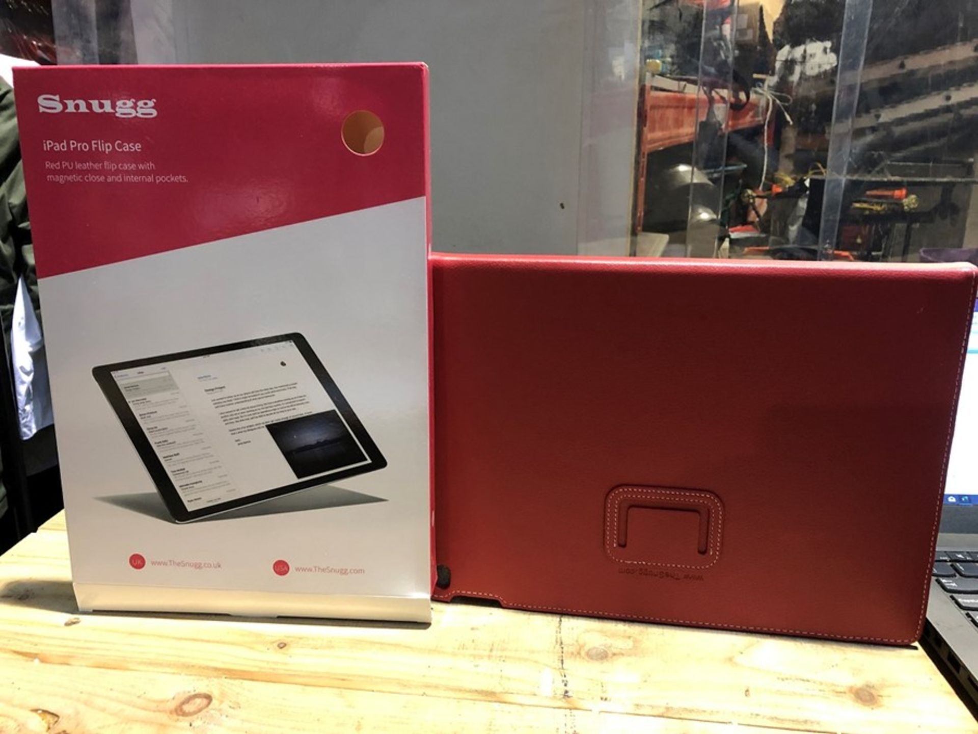 1 LOT TO CONTAIN 2 BOXED SNUGG IPAD PRO FLIP CASES 12.9 INCH IN RED / RRP £49.98 (PUBLIC VIEWING