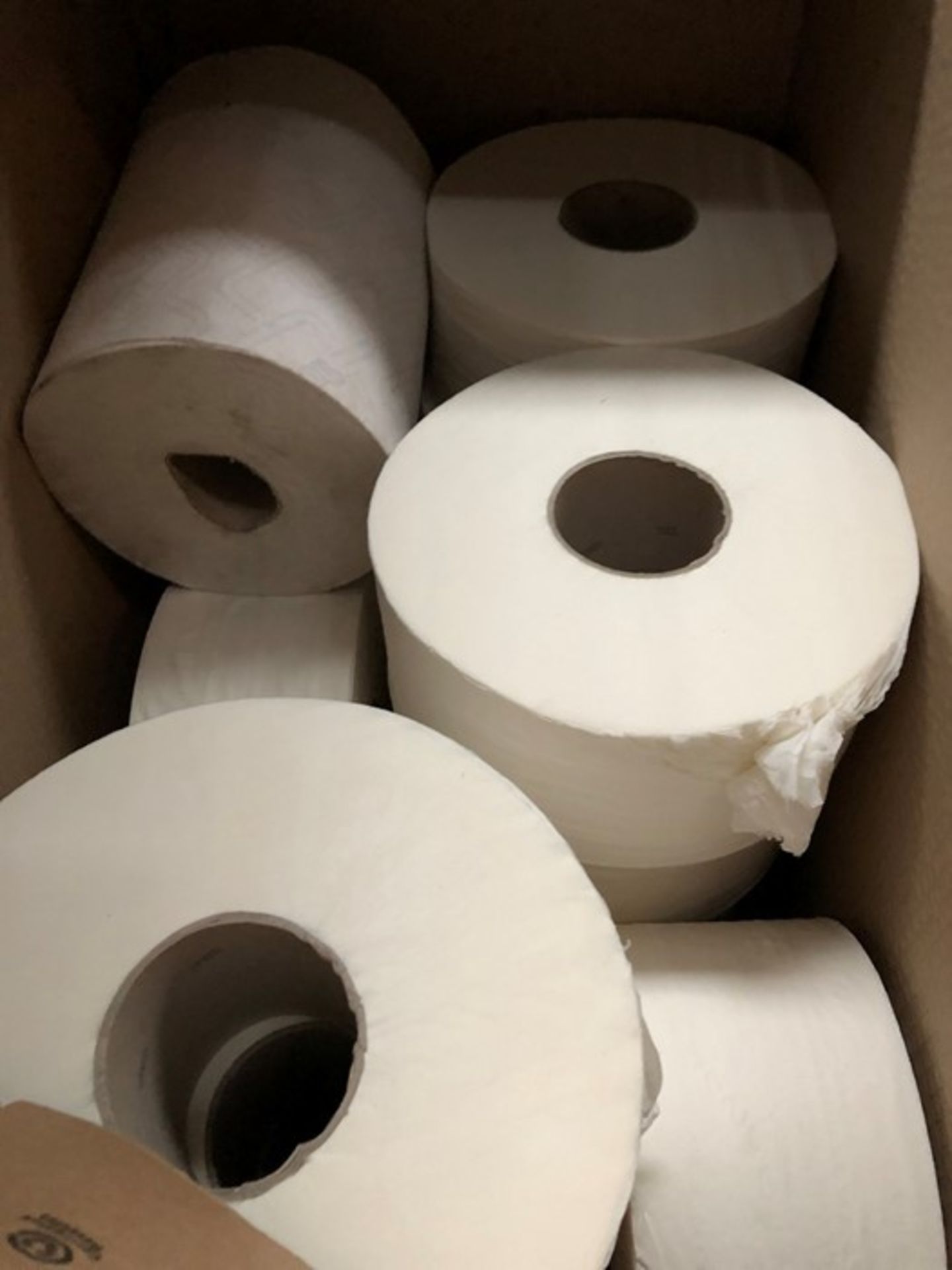 1 LOT TO CONTAIN BOXED FILLED WITH KITCHEN ROLL AND TOILET ROLL (PUBLIC VIEWING AVAILABLE)