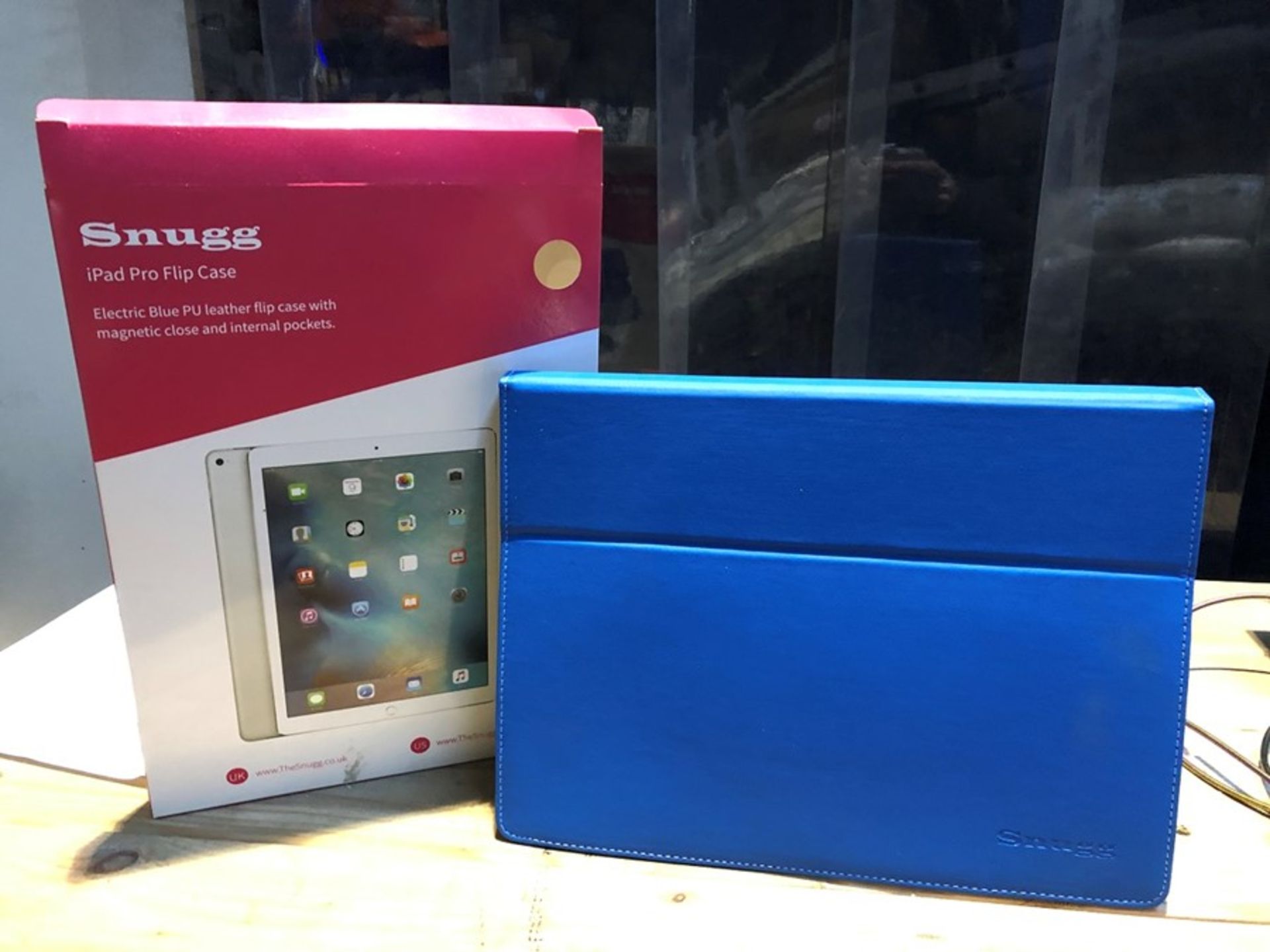1 LOT TO CONTAIN 4 BOXED SNUGG IPAD PRO FLIP CASE 12.9 INCH IN BLUE / RRP £99.96 (PUBLIC VIEWING