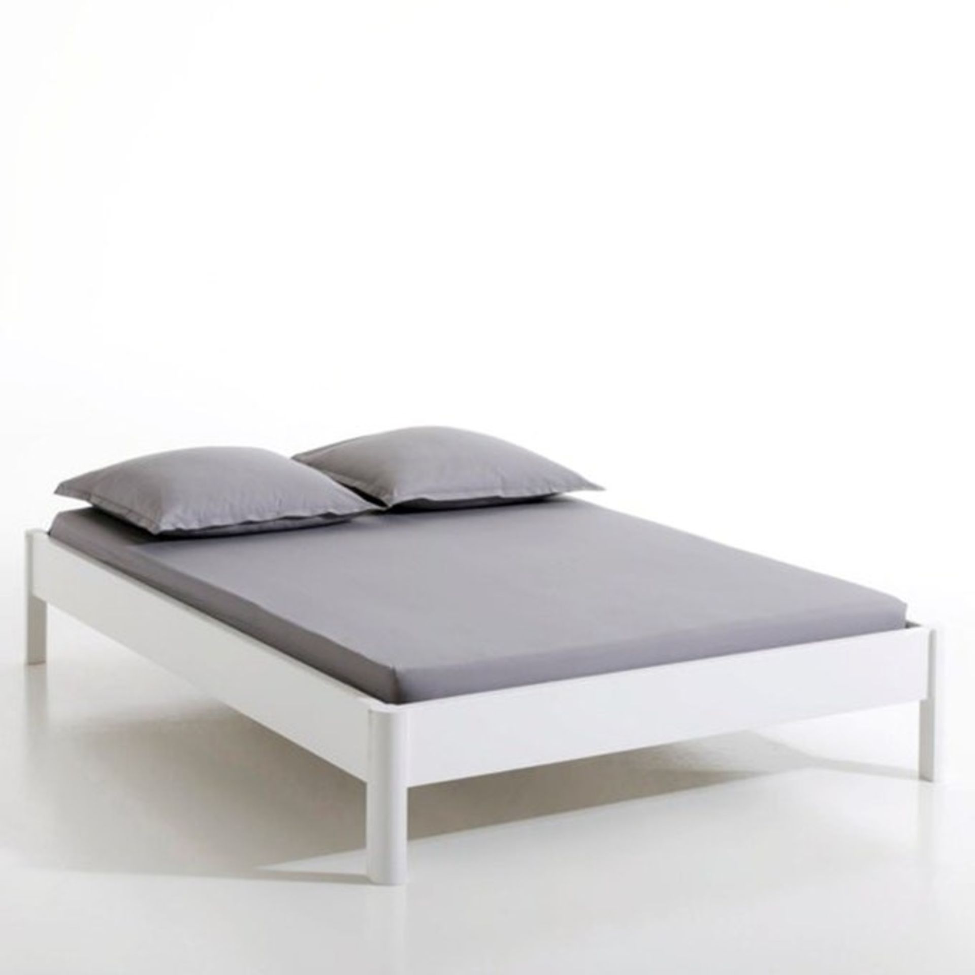 1 GRADE C BOXED ZULDA LACQUERED PINE BED WITH BASE IN WHITE / RRP £375.00 (PUBLIC VIEWING