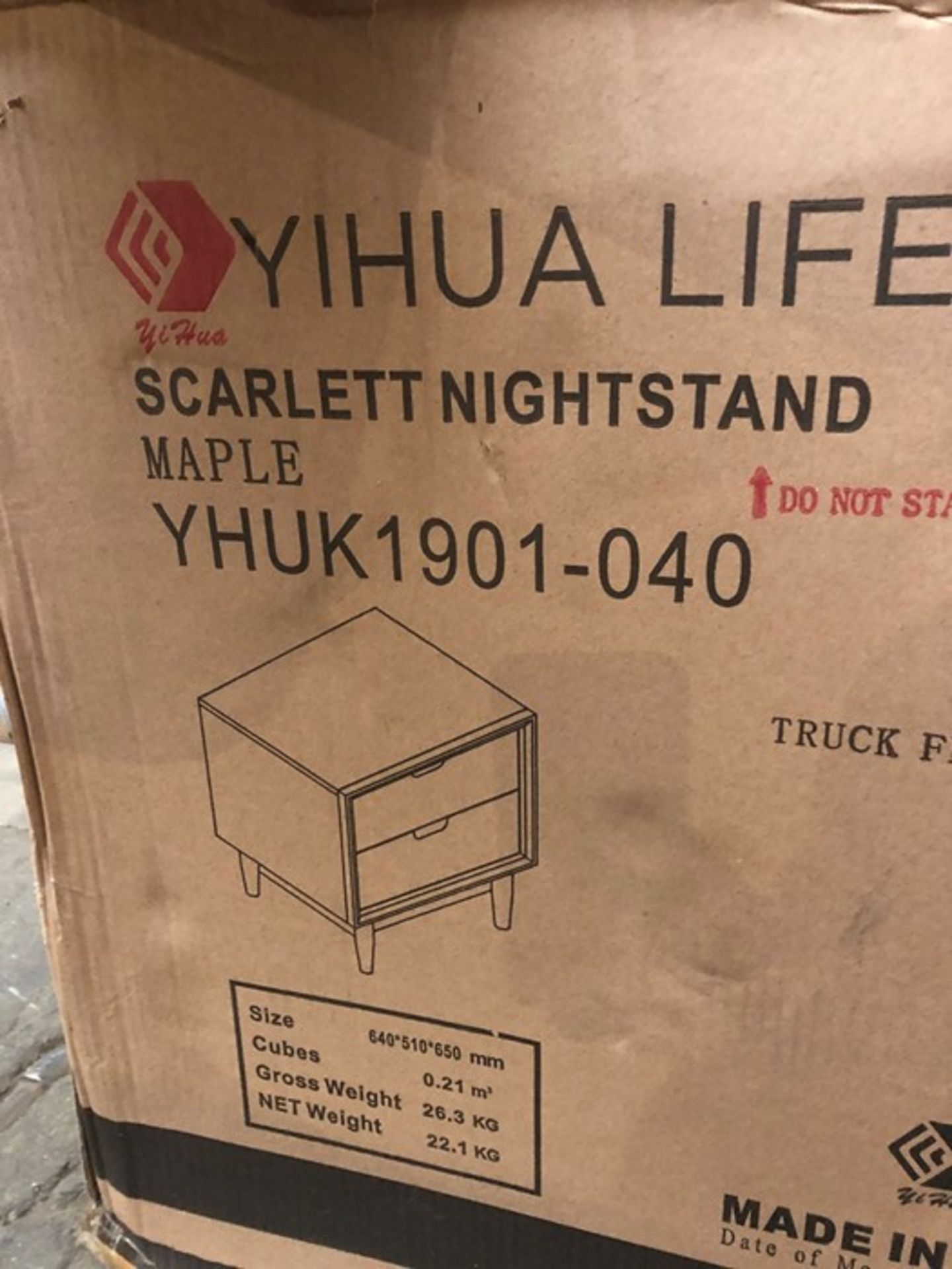 1 BOXED YIHAU LIFE SCARTLETT NIGHTSTAND IN MAPLE - YHUK 1901-040 (PUBLIC VIEWING AVAILABLE)