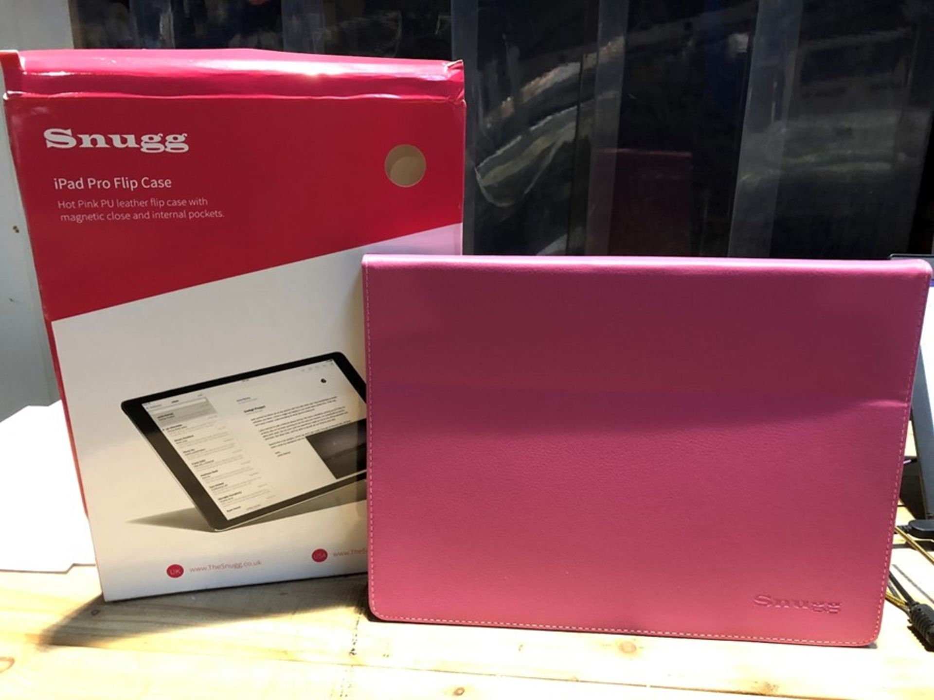 1 LOT TO CONTAIN 3 BOXED SNUGG IPAD PRO FLIP CASE 12.9 INCH IN PINK / RRP £74.97 (PUBLIC VIEWING