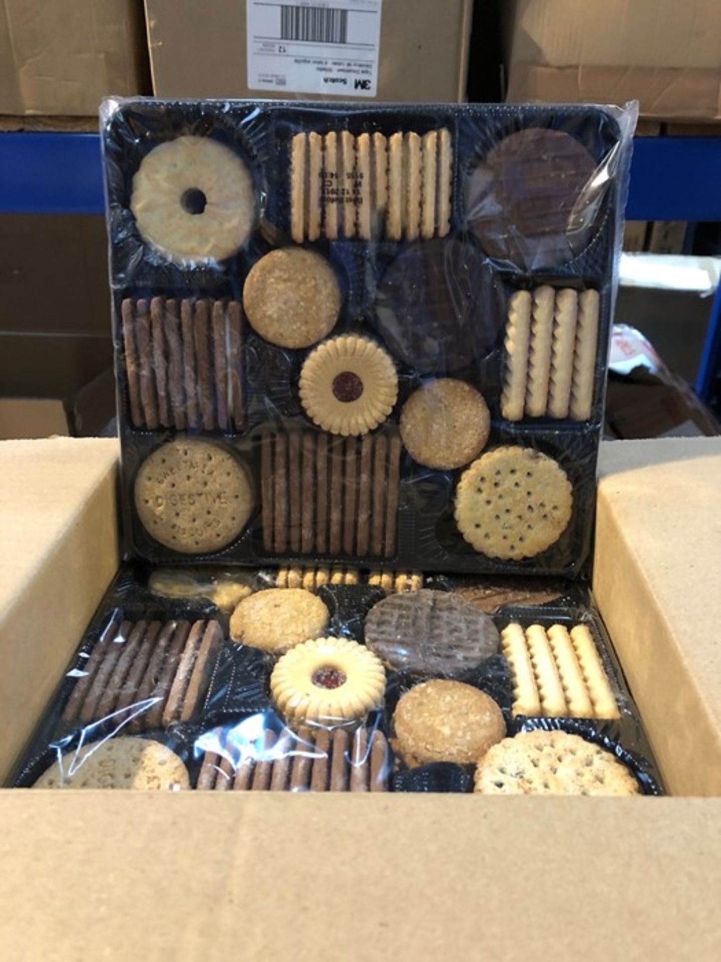 1 BOXED SET OF CRAWFORDS ROVER BISCUITS - 4 TRAYS PER BOX / BEST BEFORE: 14/12/2019 (PUBLIC