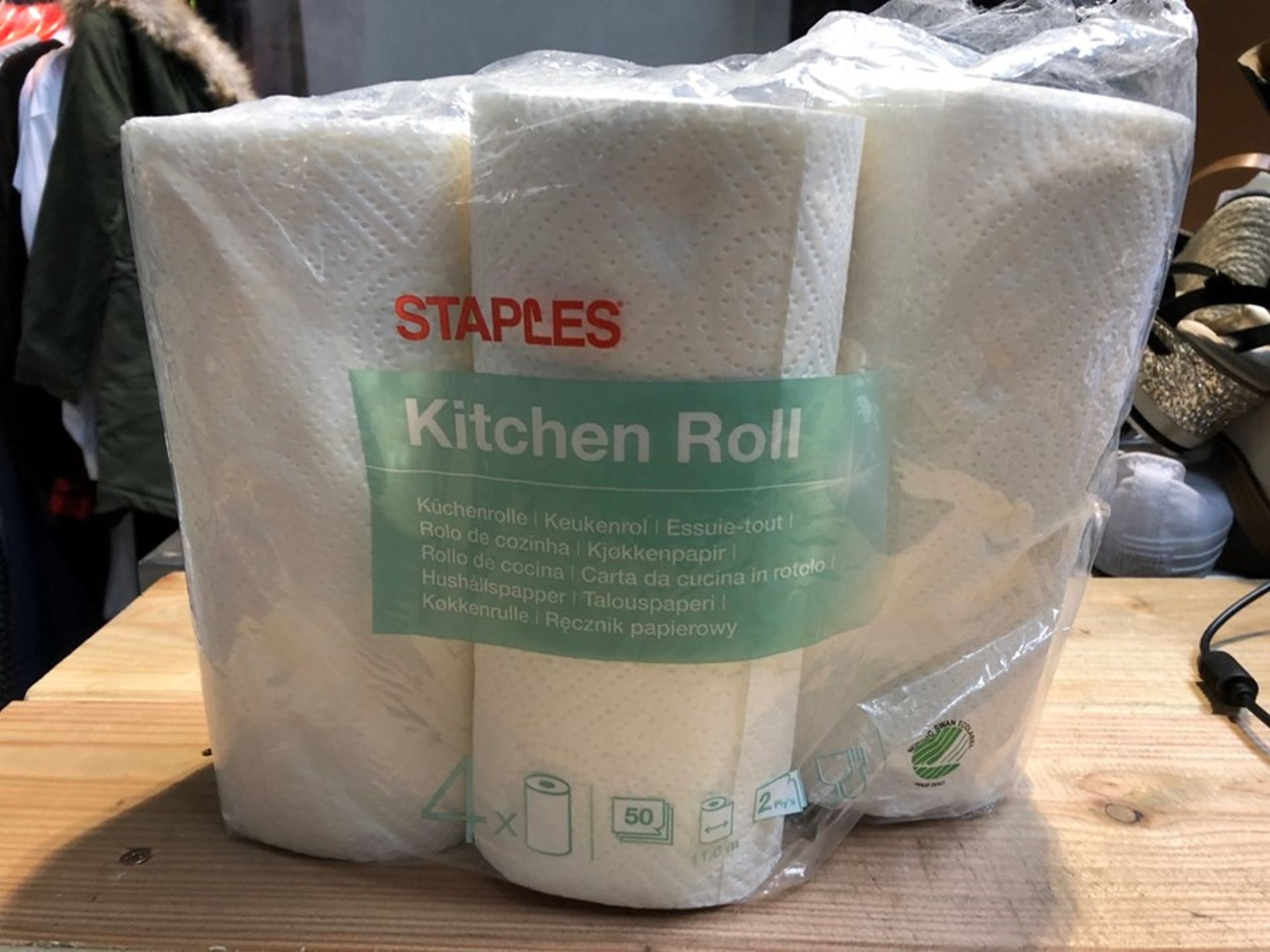 1 BAGGED STAPLES SET OF 3 KITCHEN ROLL (PUBLIC VIEWING AVAILABLE)