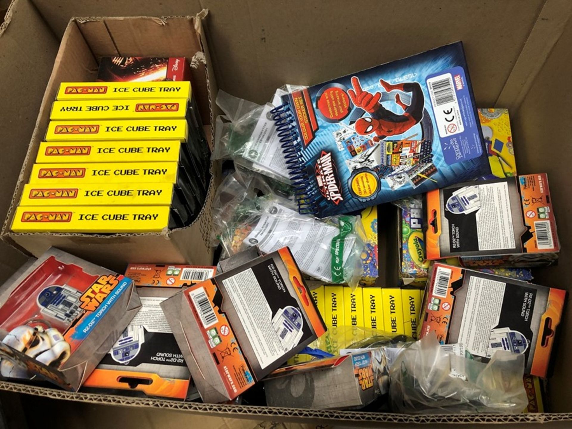 1 LOT TO CONTAIN A BOX FILLED WITH MERCHANDISE / INCLUDES STAR WARS, PAC MAN AND PAINT PRODUCTS (