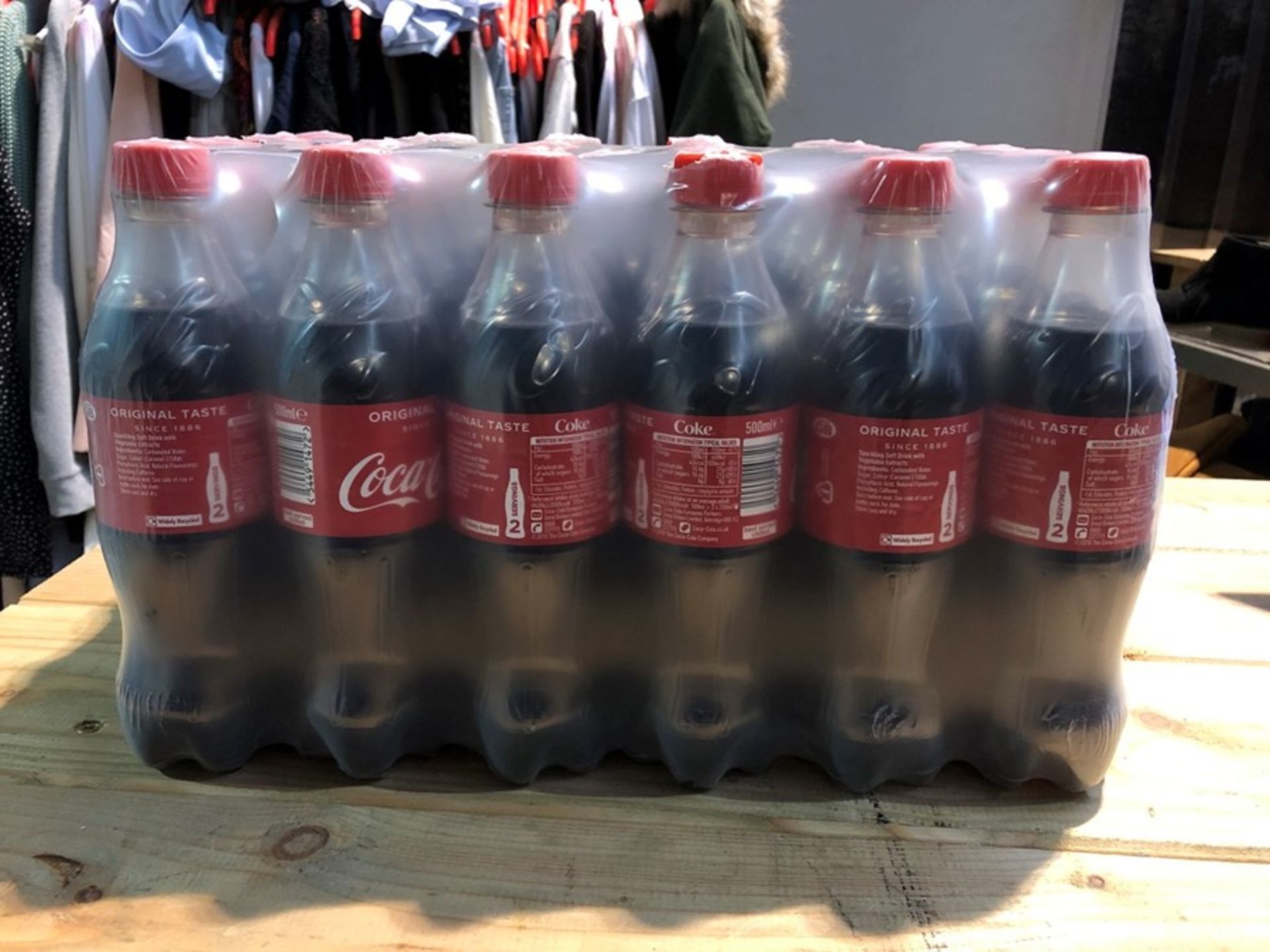 1 BAGGED SET OF 24 BOTTLES OF COCA COLA - 500ML PER BOTTLE / BEST BEFORE: 31/03/20 (PUBLIC VIEWING