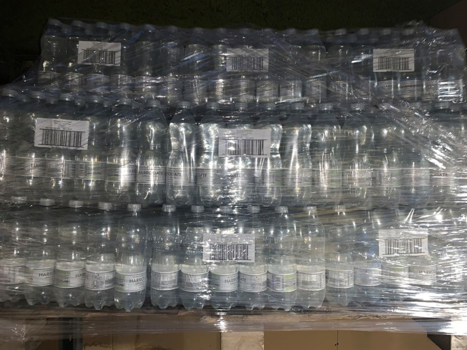 1 LOT TO CONTAIN 720 (APPROX) BOTTLES OF HARROGATE SPARKLING SPRING WATER - BEST BEFORE DECEMBER