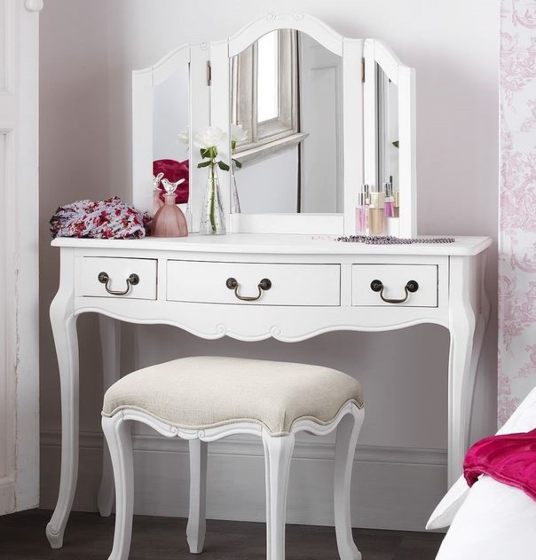 1 BOXED JULIETTE SHABBY CHIC WHITE DRESSING TABLE IN WHITE - DRESSING TABLE ONLY / RRP £214.99 (