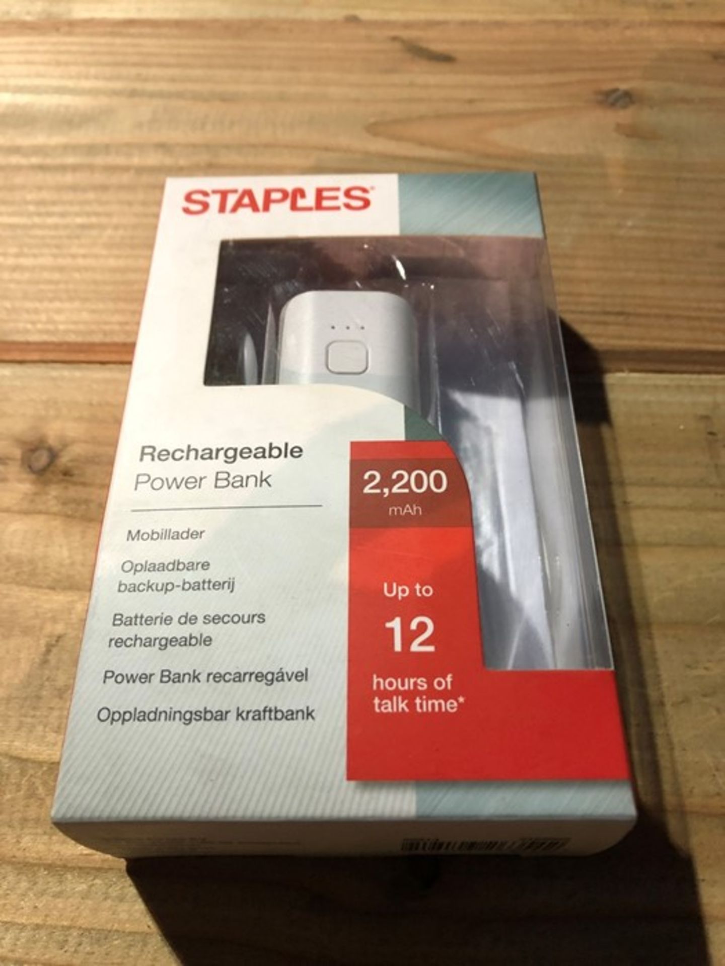 1 BOXED STAPLES RECHARGEABLE POWER BANK (PUBLIC VIEWING AVAILABLE)