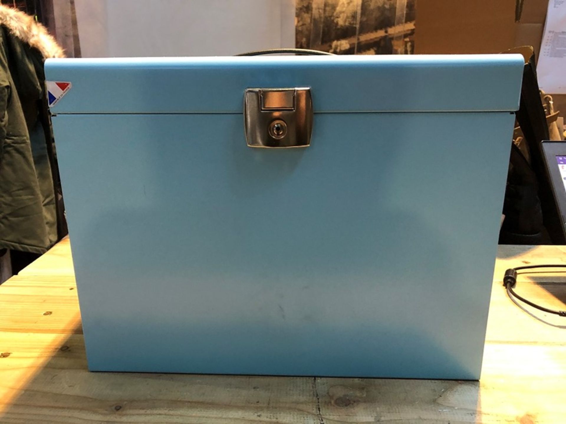 1 BOXED METAL STORAGE BOX - BLUE (PUBLIC VIEWING AVAILABLE)